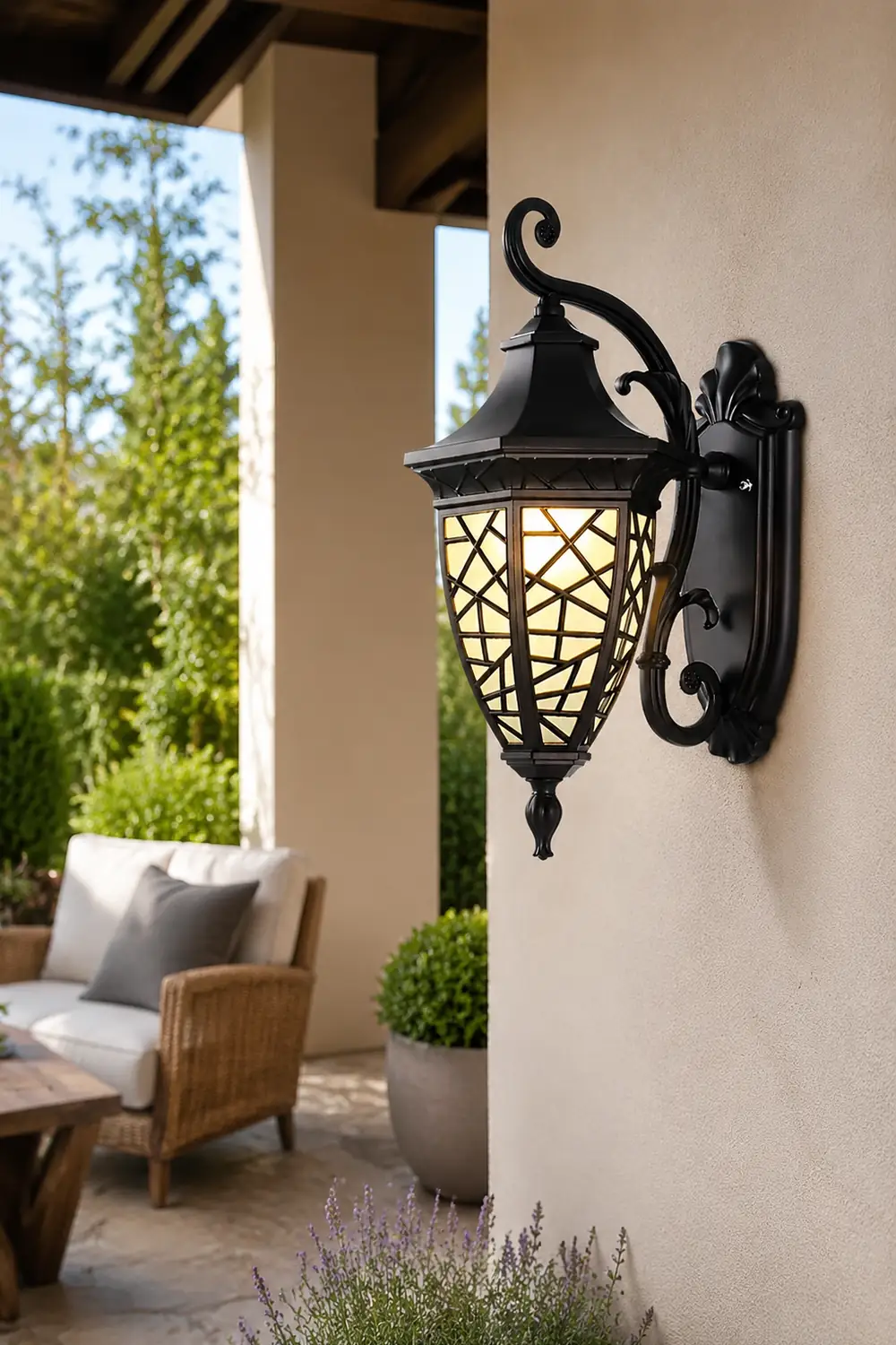 Retro Pattern Waterproof Black American Style Solar Powered Wall Lamp - Lumpaz