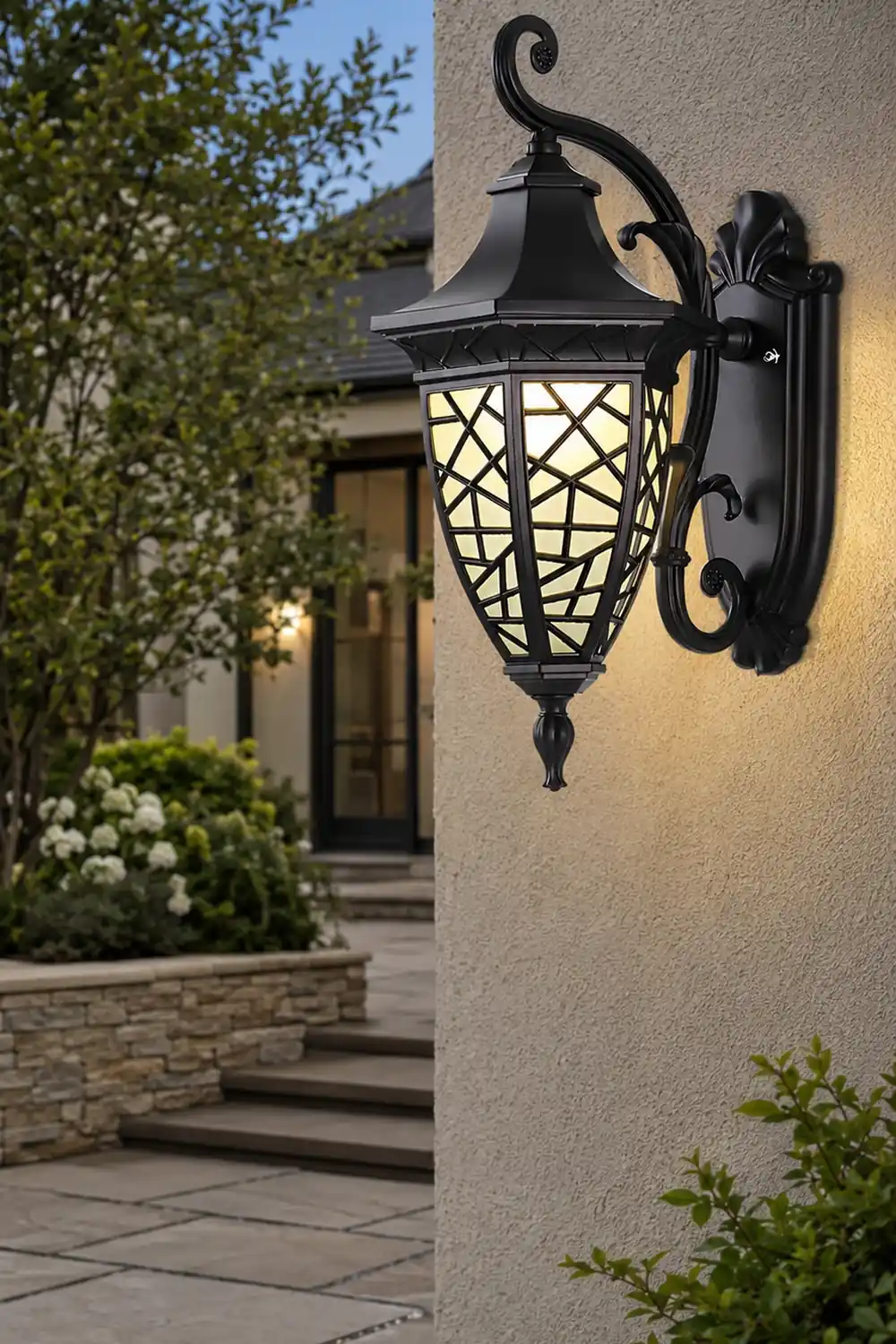 Retro Pattern Waterproof Black American Style Solar Powered Wall Lamp - Lumpaz