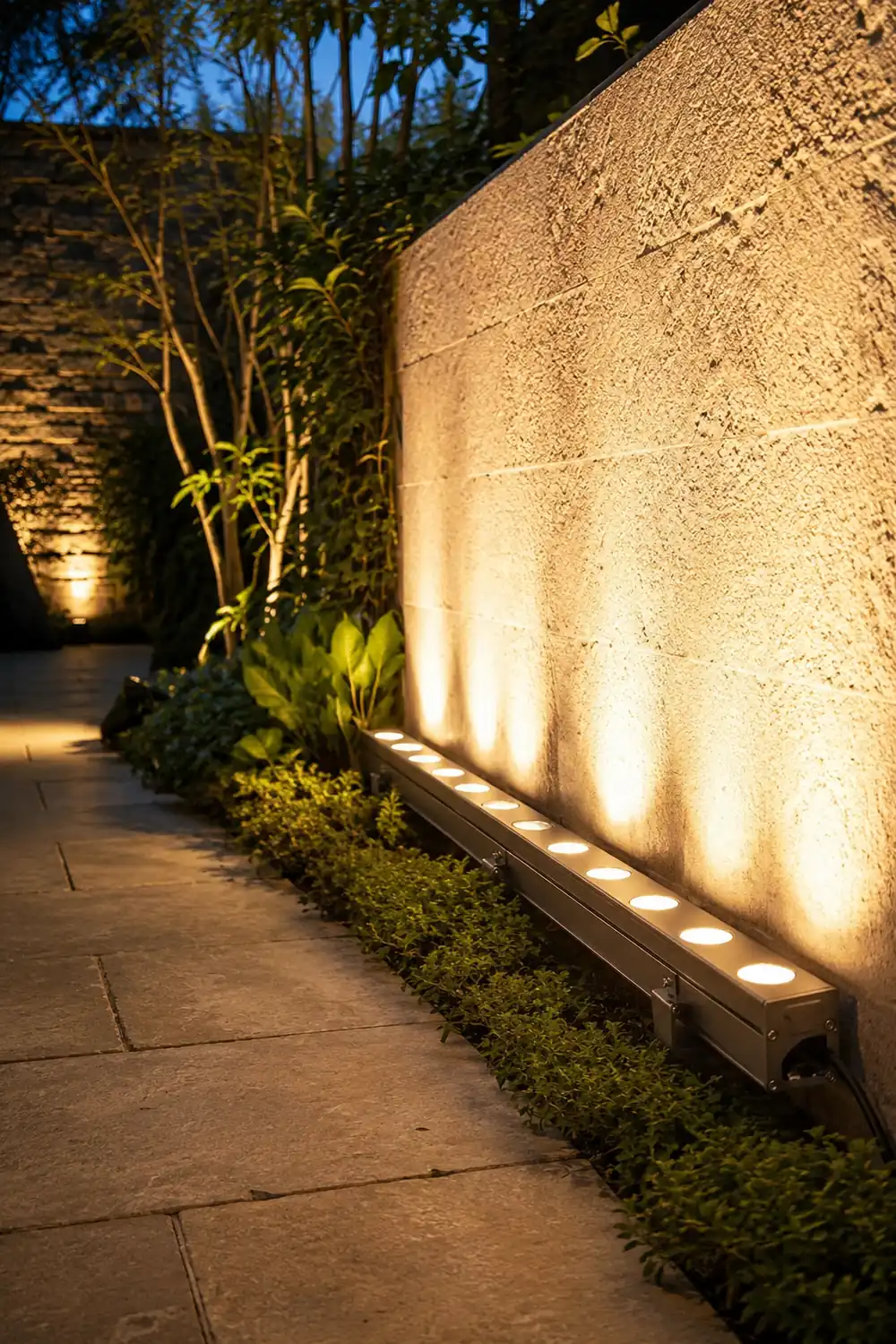 DC24V LED Waterproof Smart Outdoor Wall Washer Light with Shading Plate - Lumpaz