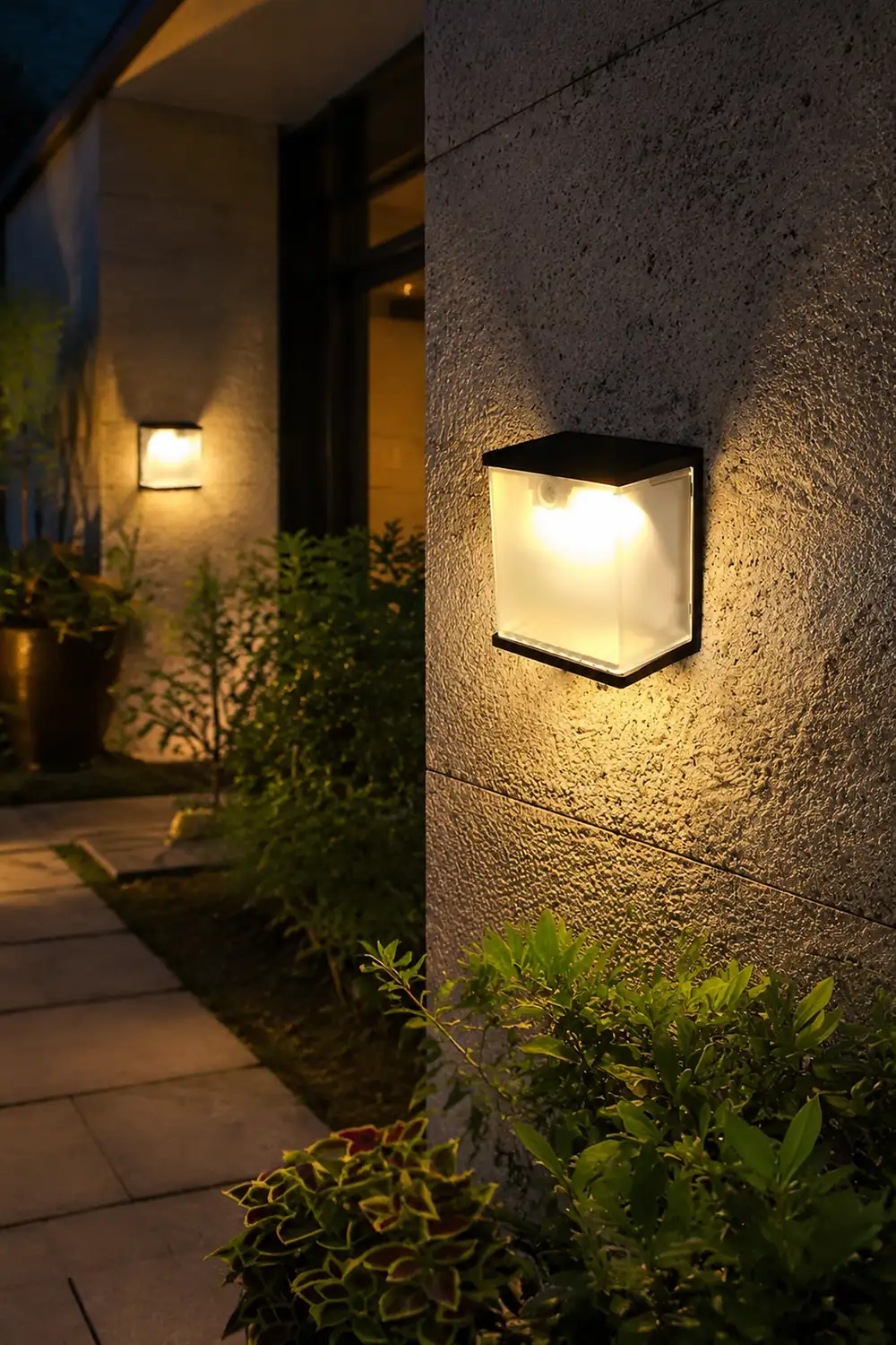 Square Intelligent Motion Sensor LED Waterproof Solar Outdoor Lights - Lumpaz