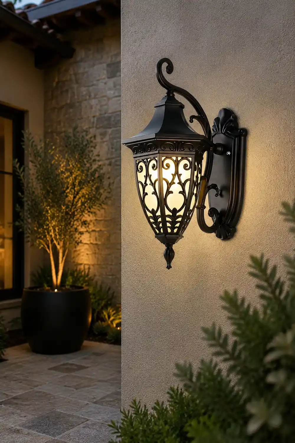 Vintage Flower Pattern Waterproof Black American Style Solar Wall Lamp - Lumpaz