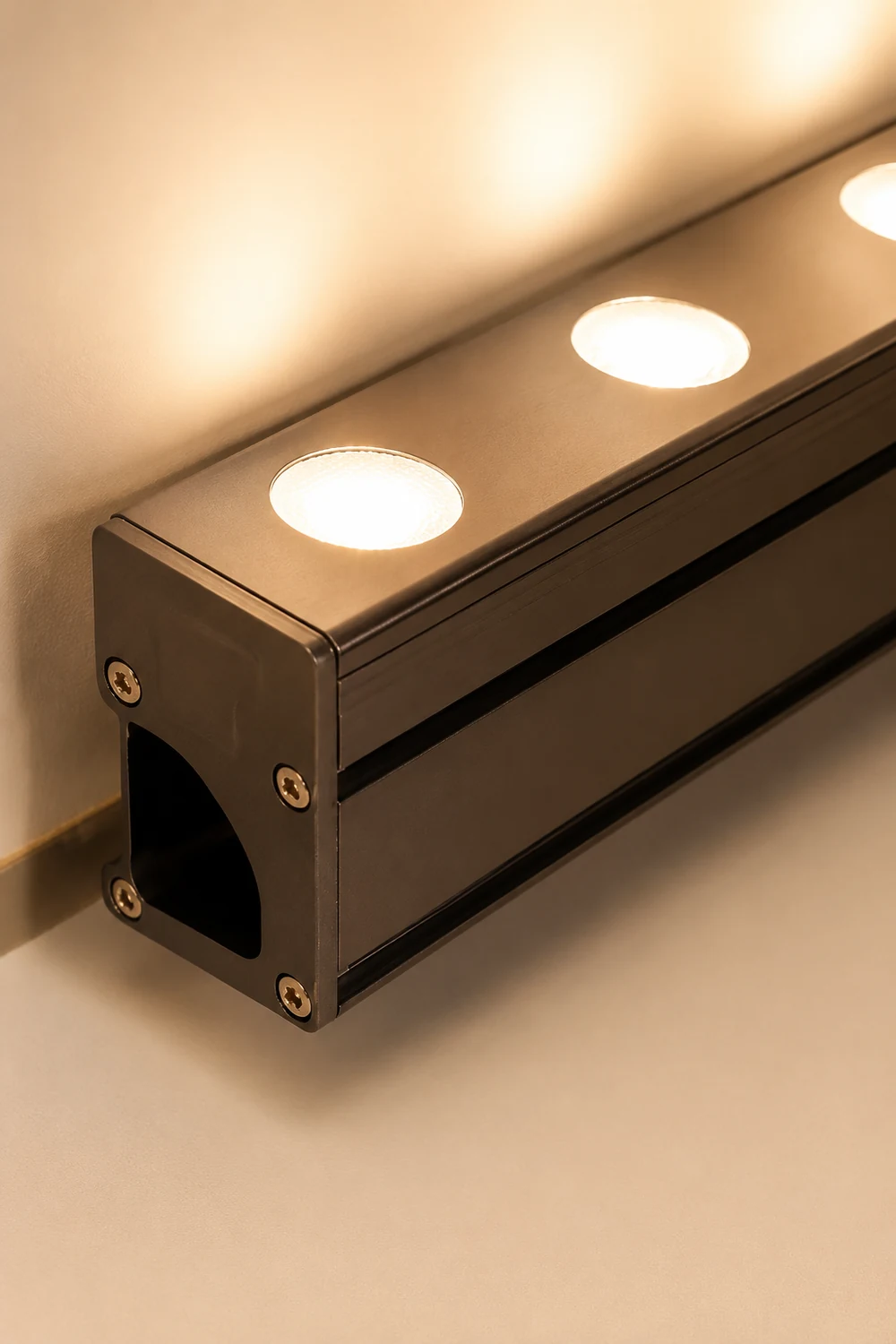 DC24V LED Waterproof Smart Outdoor Wall Washer Light with Shading Plate - Lumpaz