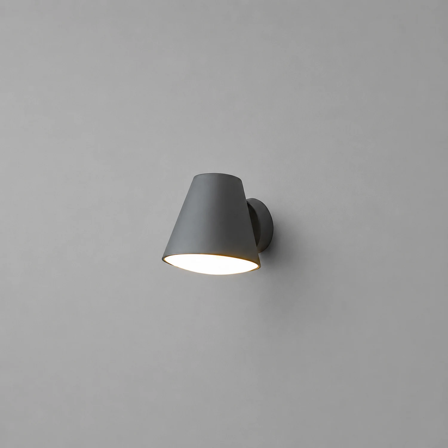 Cone Shape LED Waterproof Black Modern Outdoor Wall Lamp Exterior Lights - Lumpaz
