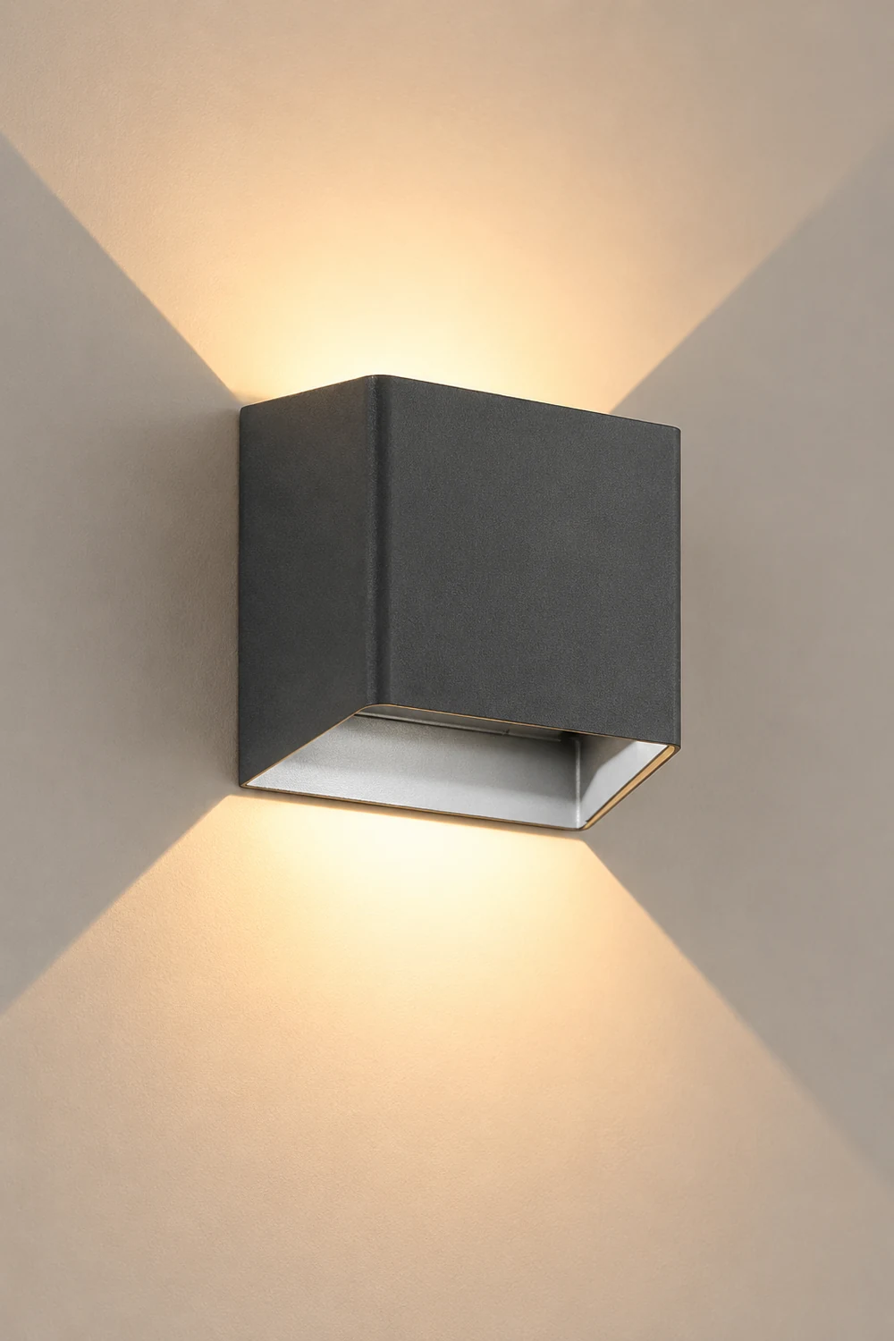 Modern Minimalist Waterproof LED Wall Light for Outdoor Villa Courtyard Garden - Lumpaz