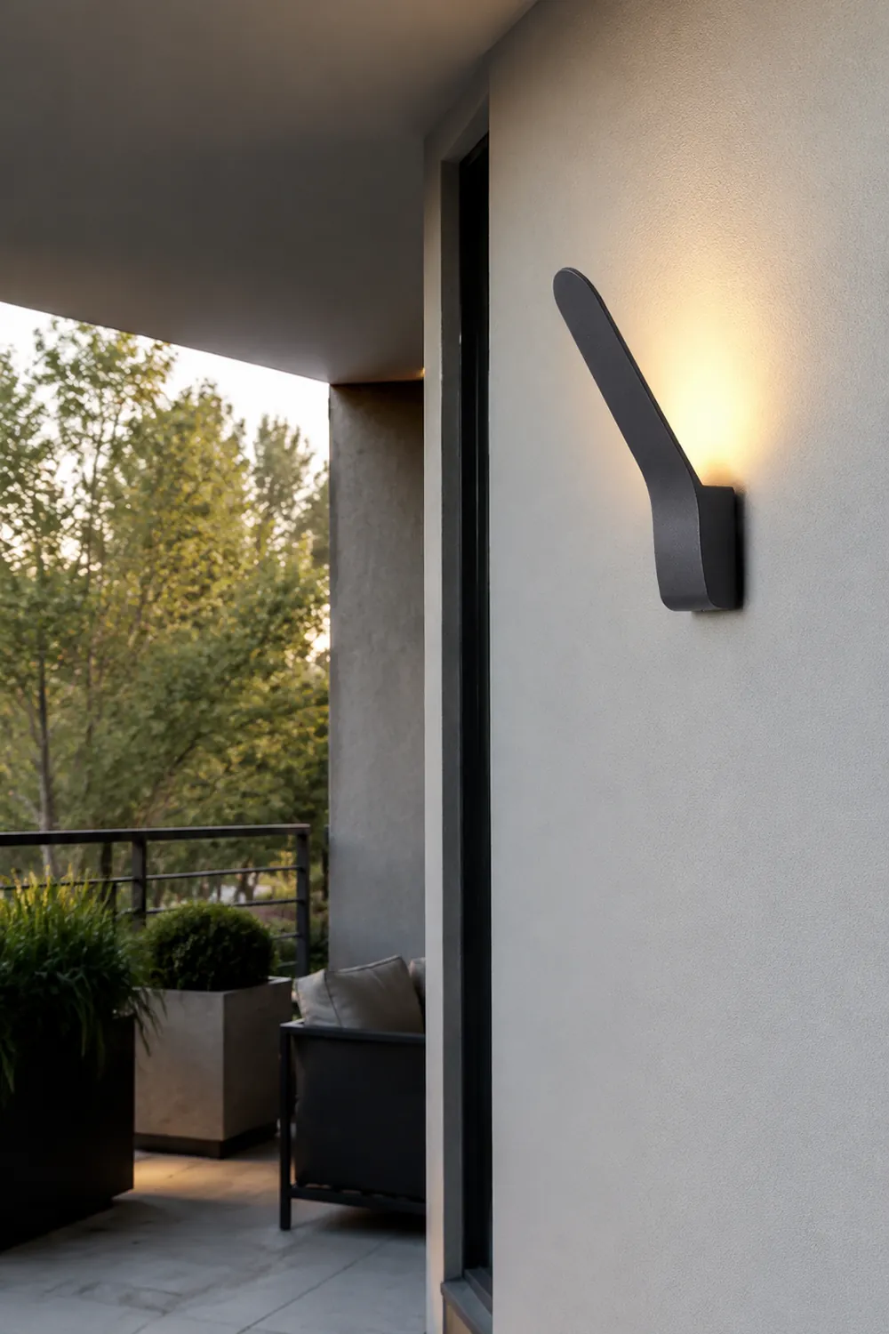 Modern Minimalist LED Waterproof Wall Light for Outdoor Courtyard Aisle Balcony - Lumpaz