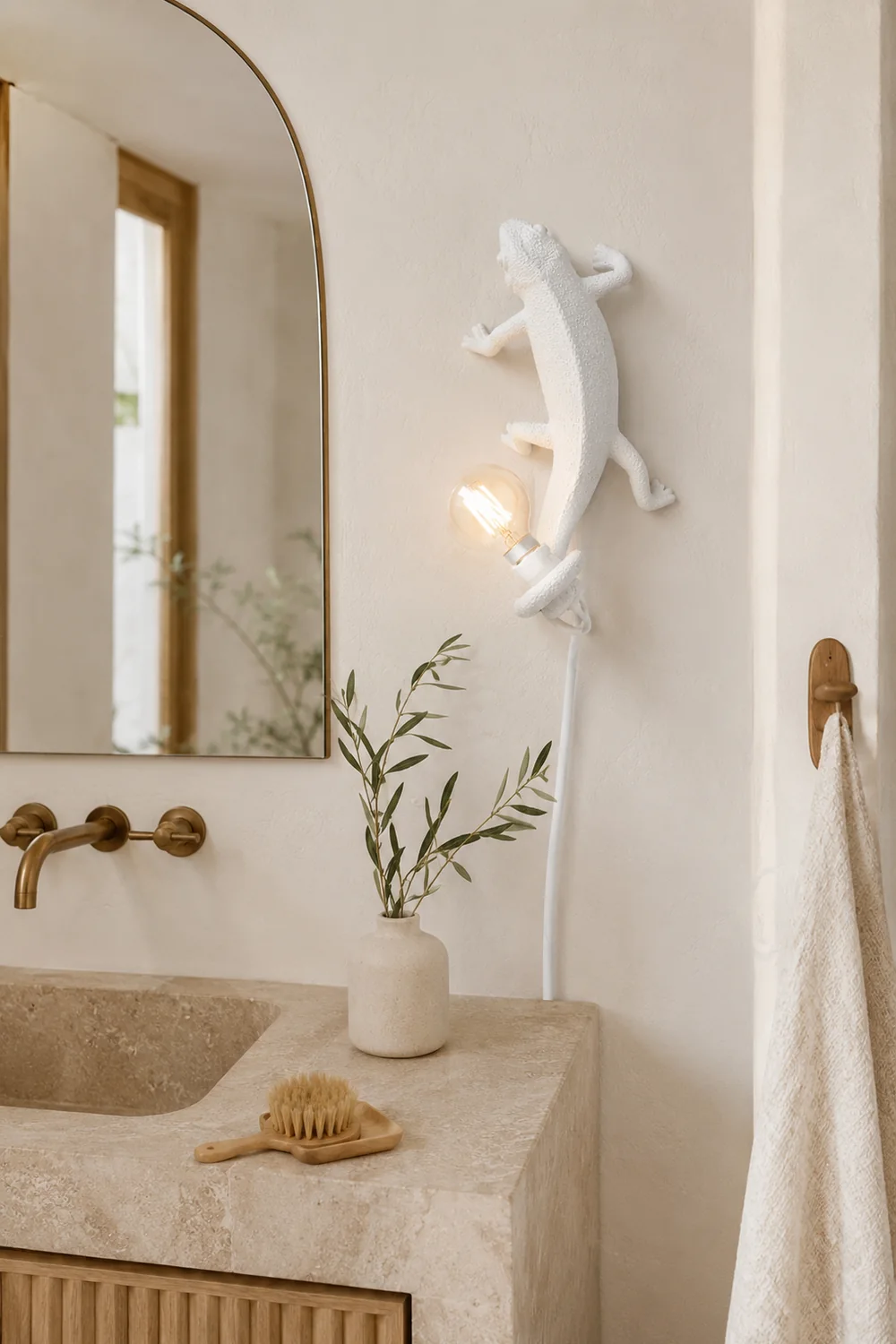 Chameleon Wall Lamp - Lumpaz