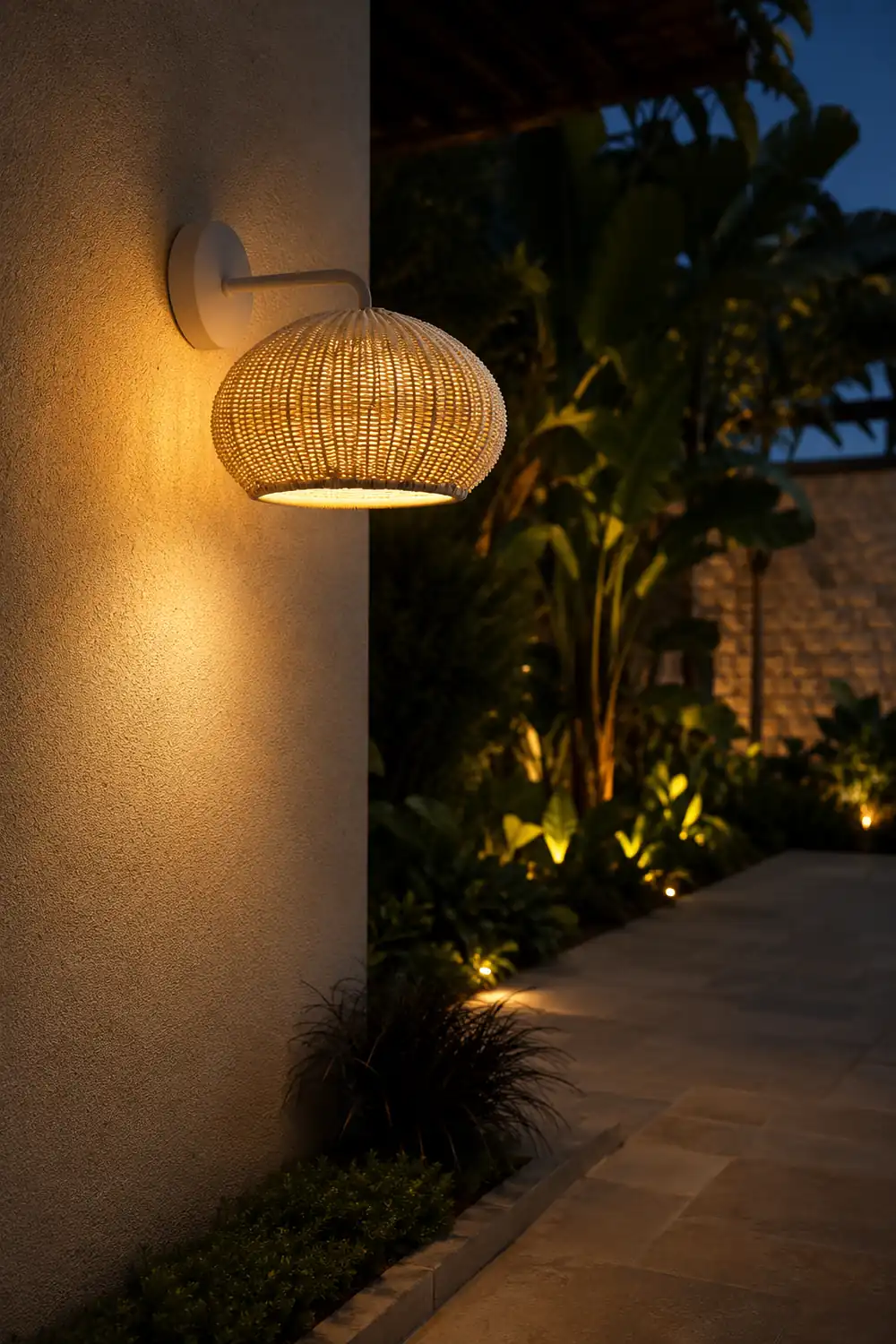Lantern Shaped Waterproof Rattan Modern Outdoor Wall Lamp Chandelier - Lumpaz