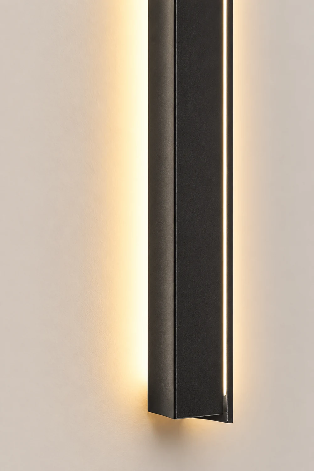 LED Long Strip Metal Waterproof Black Minimalist Outdoor Wall Lights - Lumpaz