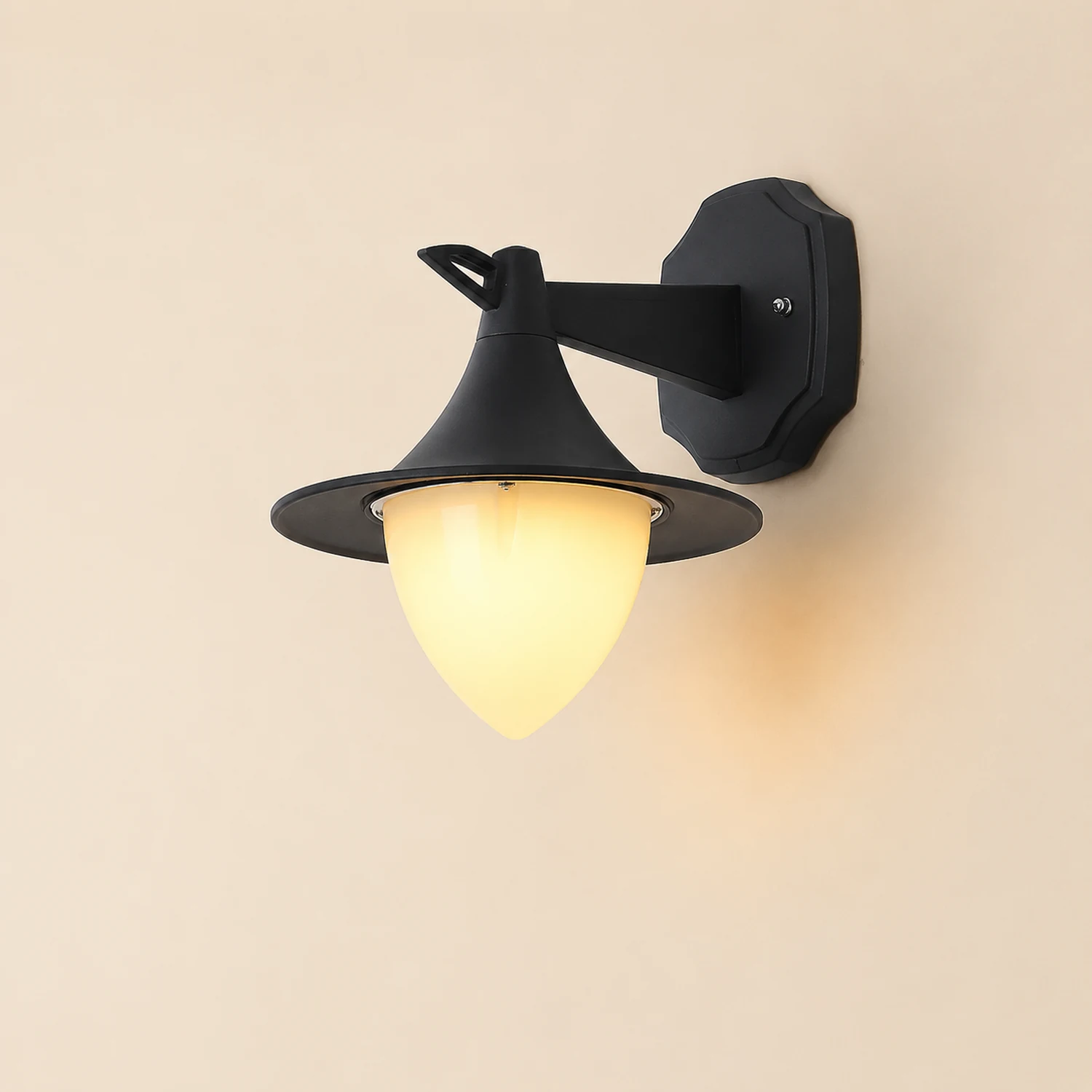 Retro Classic Outdoor Waterproof LED Wall Light for Villa Balcony Garden - Lumpaz