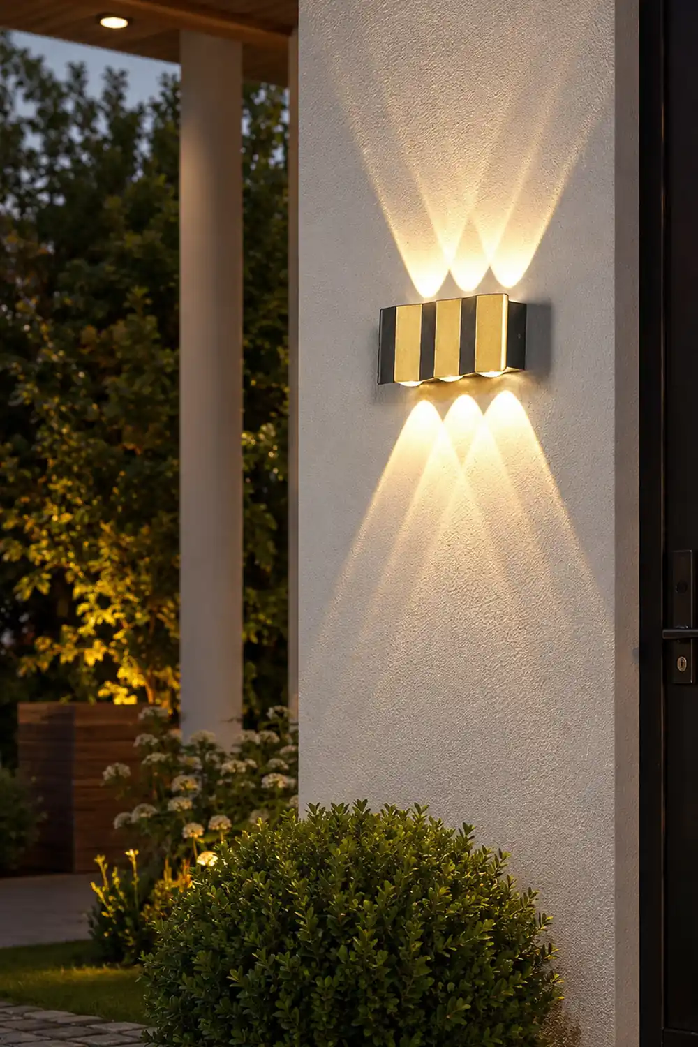 Creative LED Up and Down Light Waterproof Modern Wall Washer Lights - Lumpaz