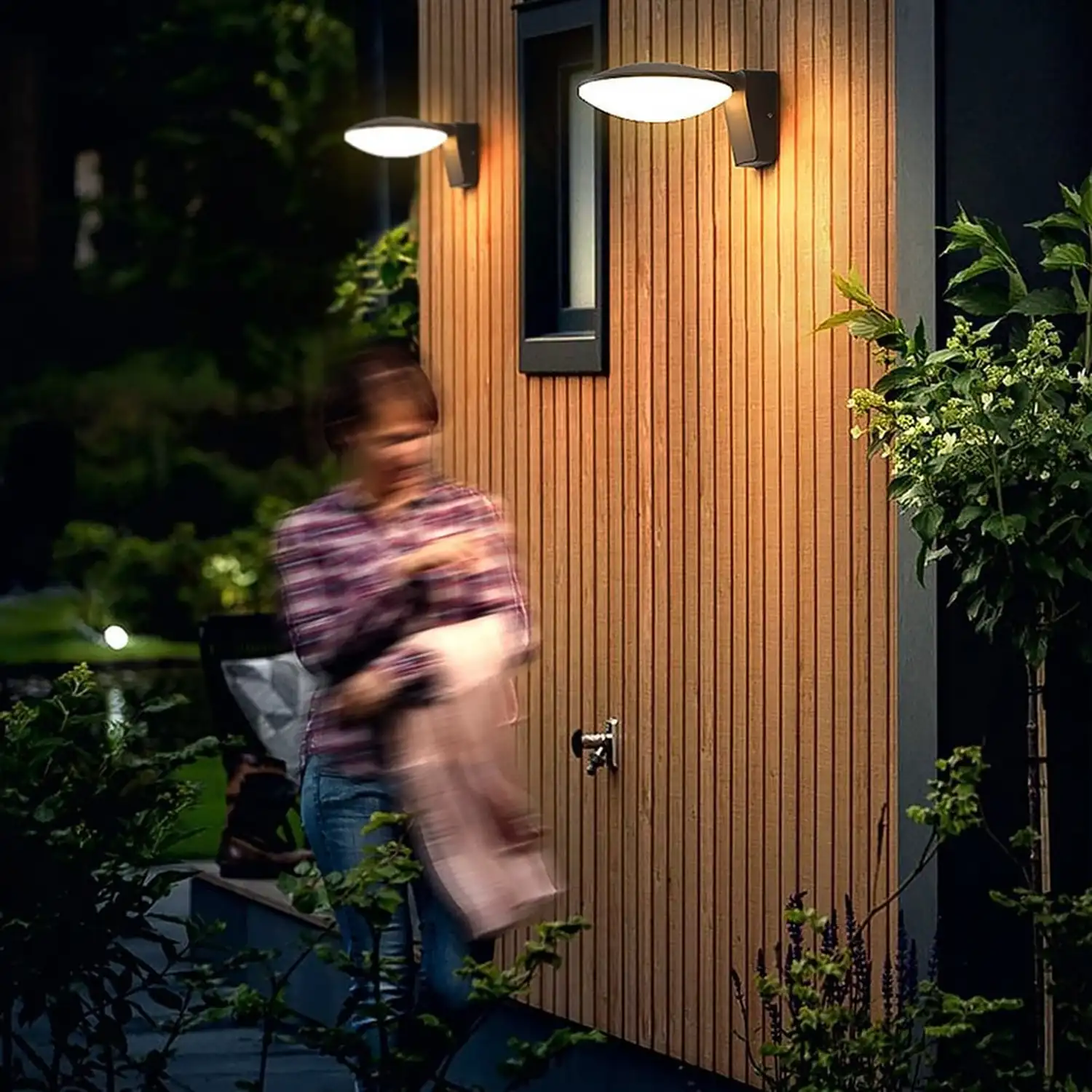 Waterproof Modern Simple Outdoor Solar LED Wall Light for Terrace Balcony - Lumpaz