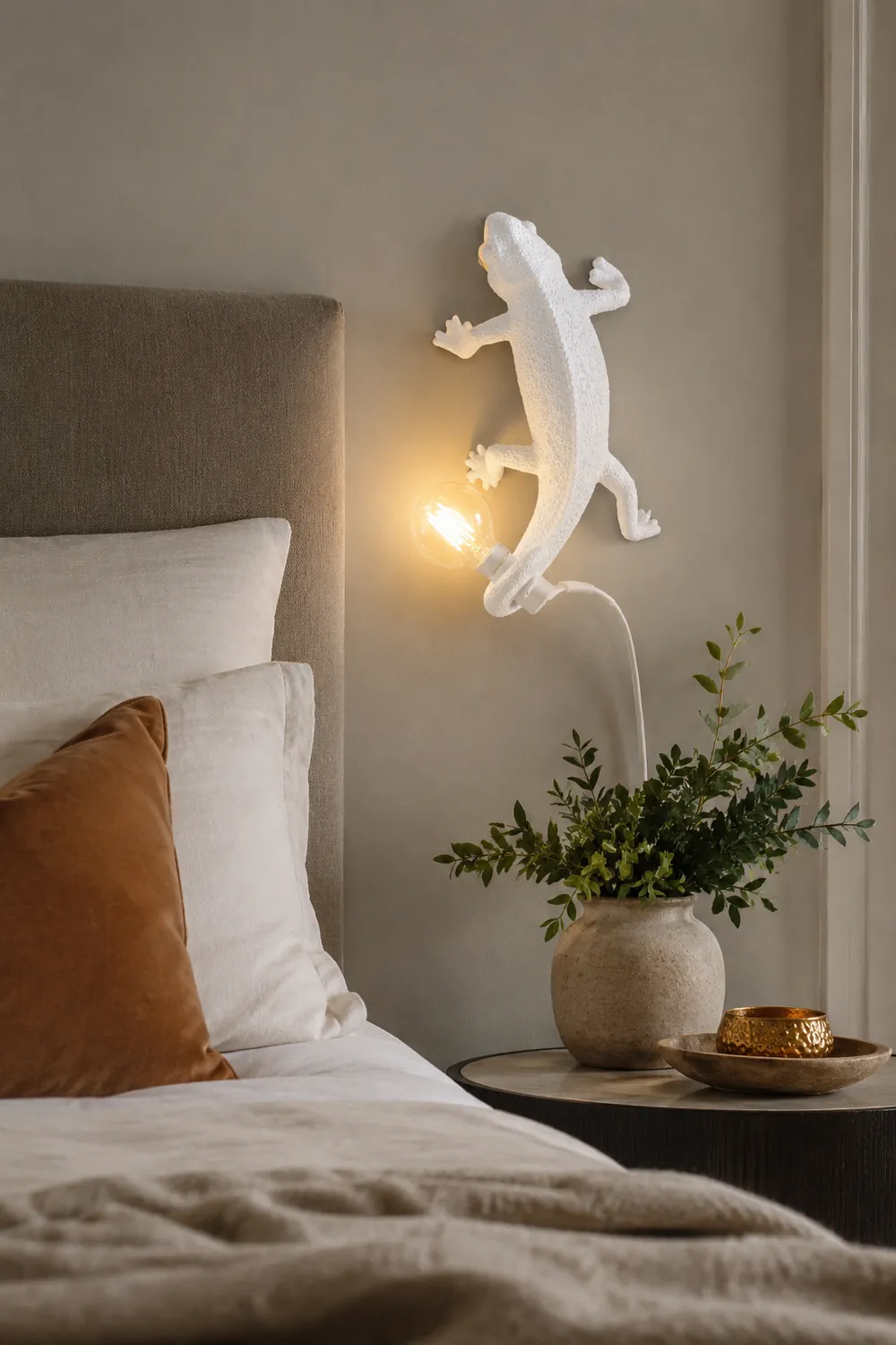 Chameleon Wall Lamp - Lumpaz