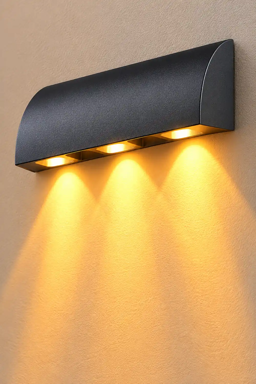 Outdoor Minimalist LED Waterproof Wall Light for Courtyard Balcony Foyer - Lumpaz