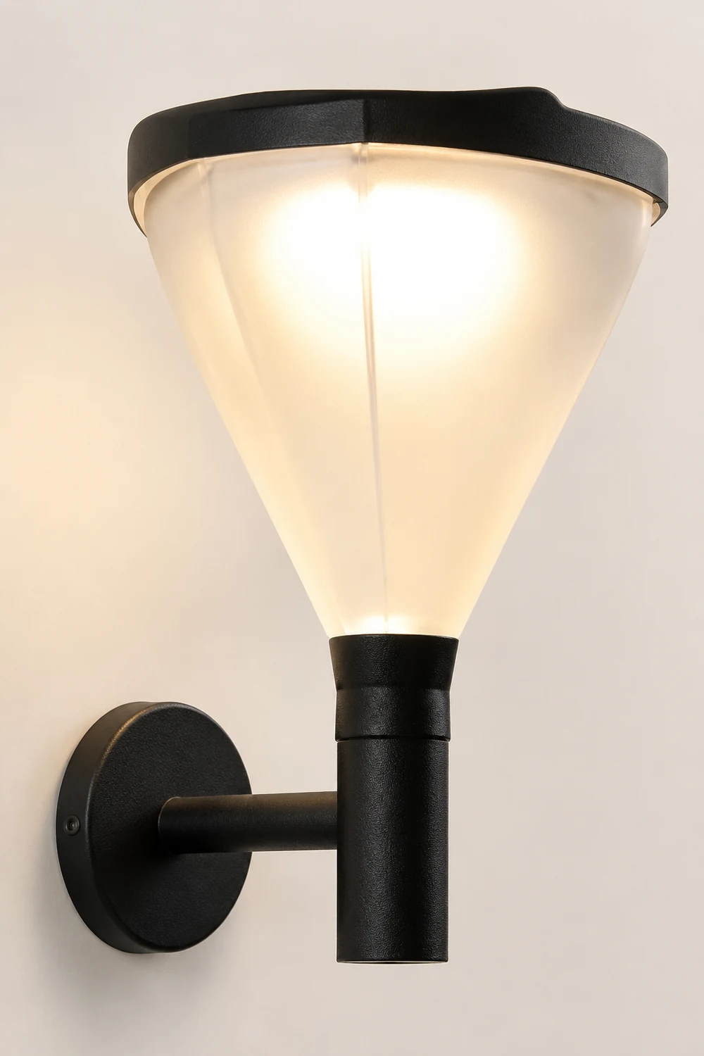 Geometric Waterproof LED Modern Outdoor Plug in Wall Lamp Wall Sconce Lighting - Lumpaz