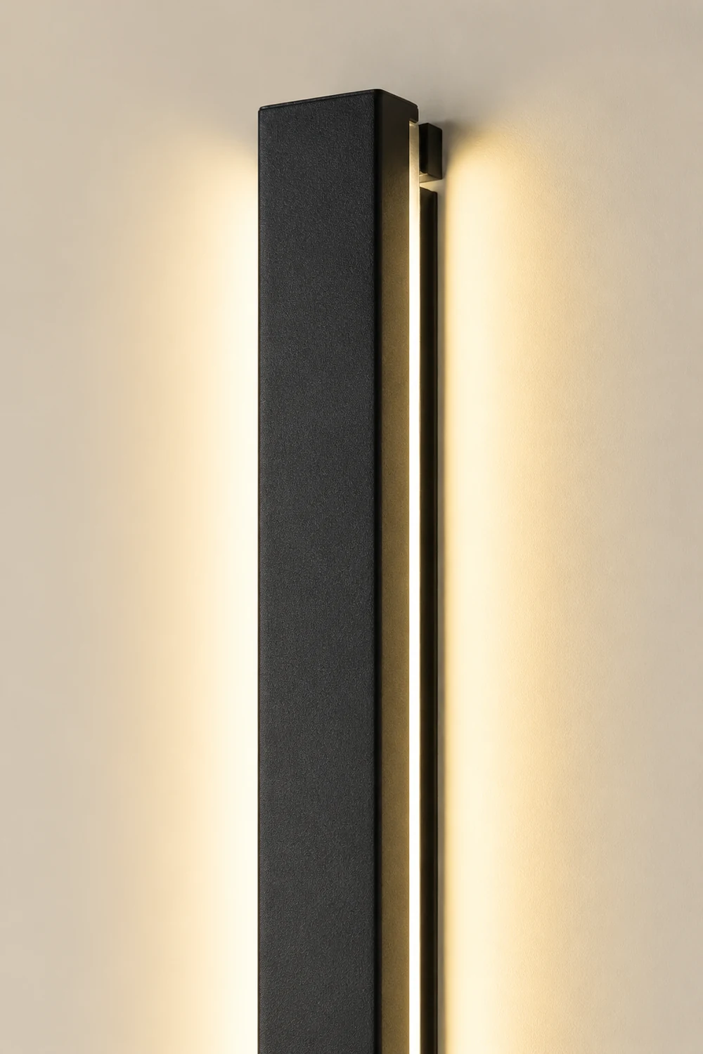 LED Long Strip Metal Waterproof Black Minimalist Outdoor Wall Lights - Lumpaz