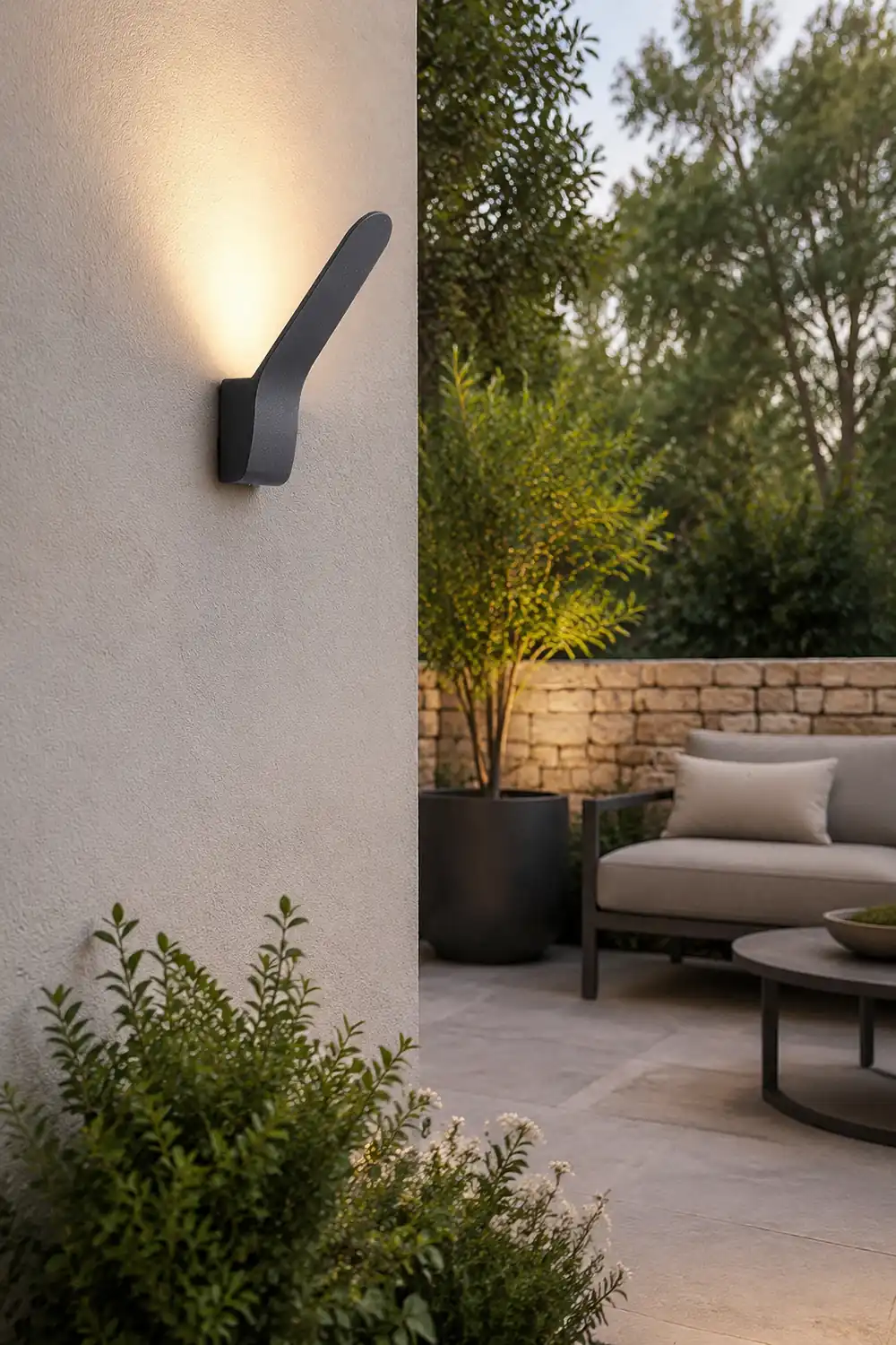 Modern Minimalist LED Waterproof Wall Light for Outdoor Courtyard Aisle Balcony - Lumpaz