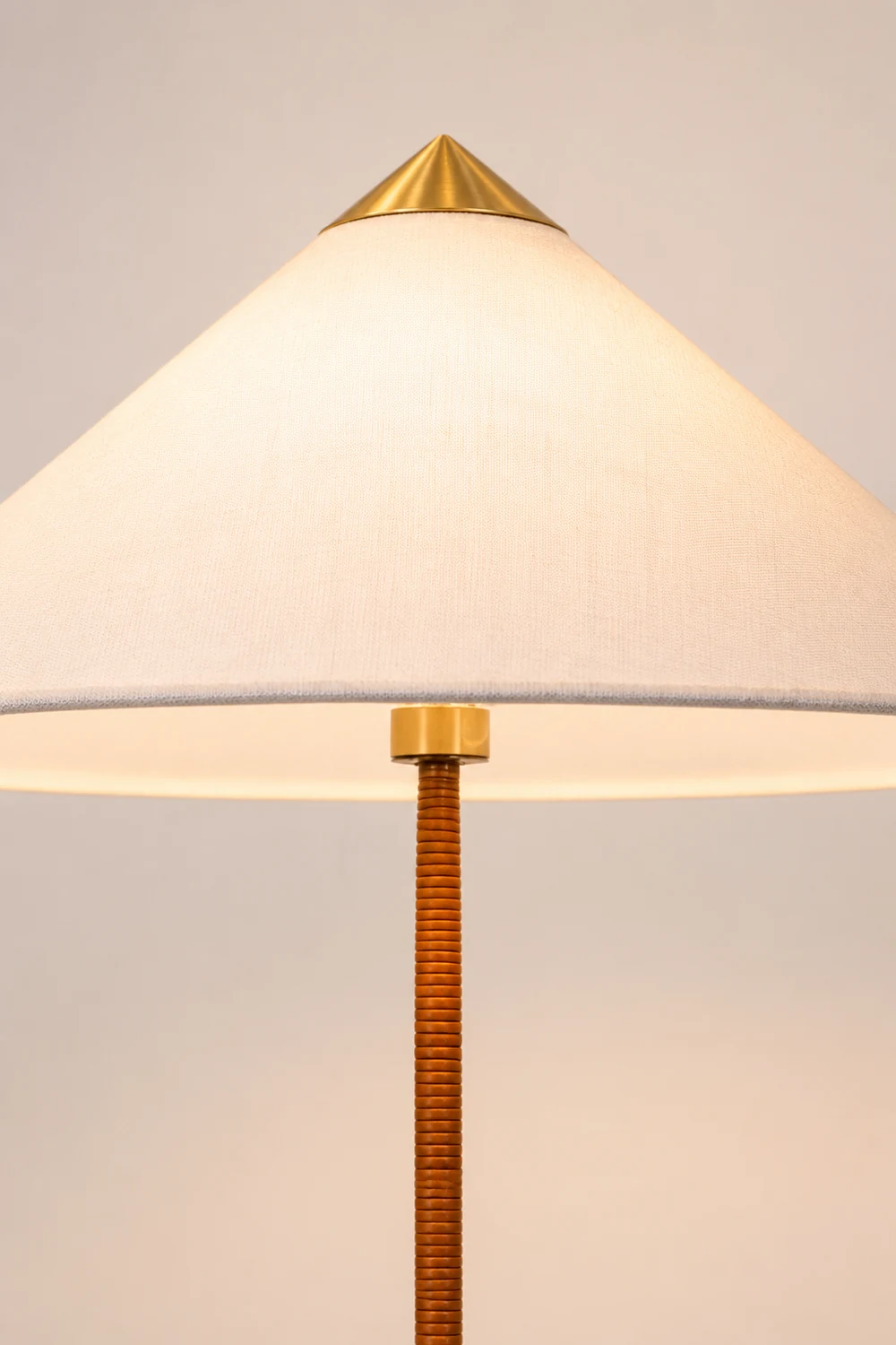 Chinese Hat  Floor Lamp - Lumpaz