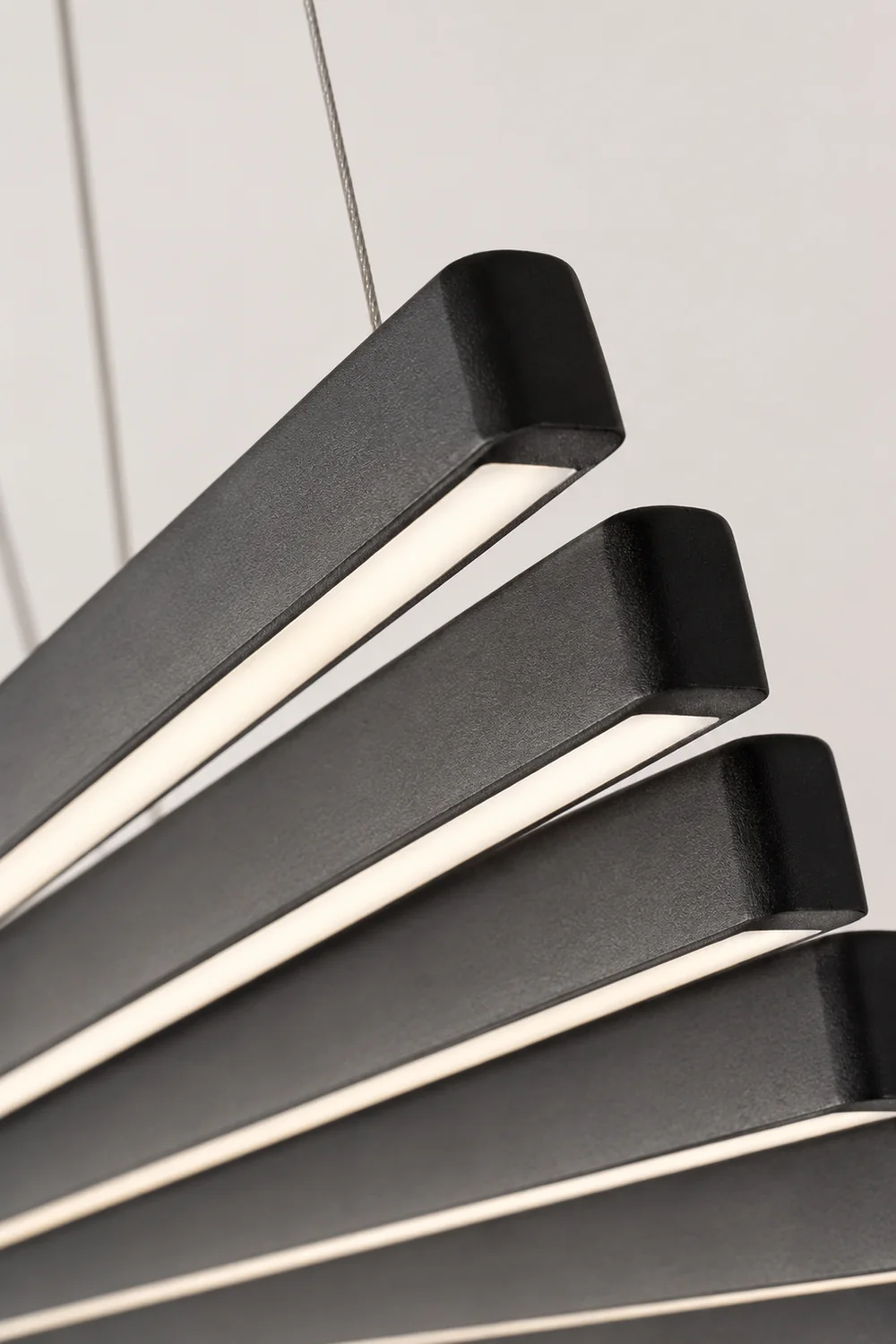 Black Rhythm Collection Chandeliers - Lumpaz