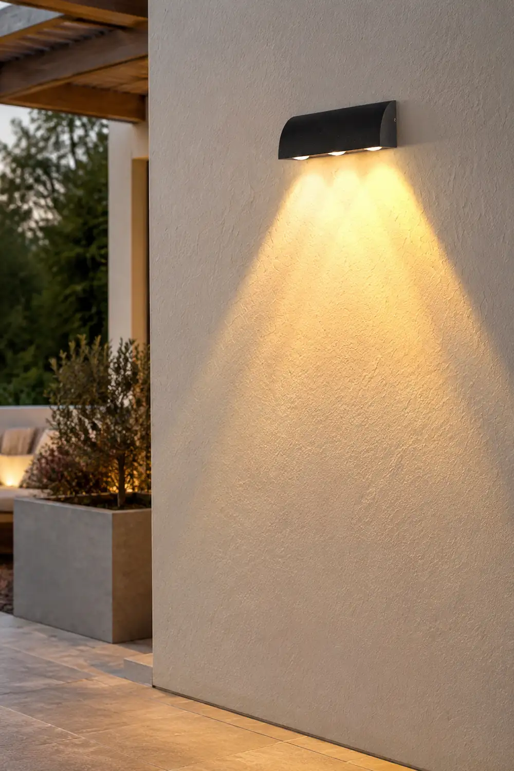 Outdoor Minimalist LED Waterproof Wall Light for Courtyard Balcony Foyer - Lumpaz