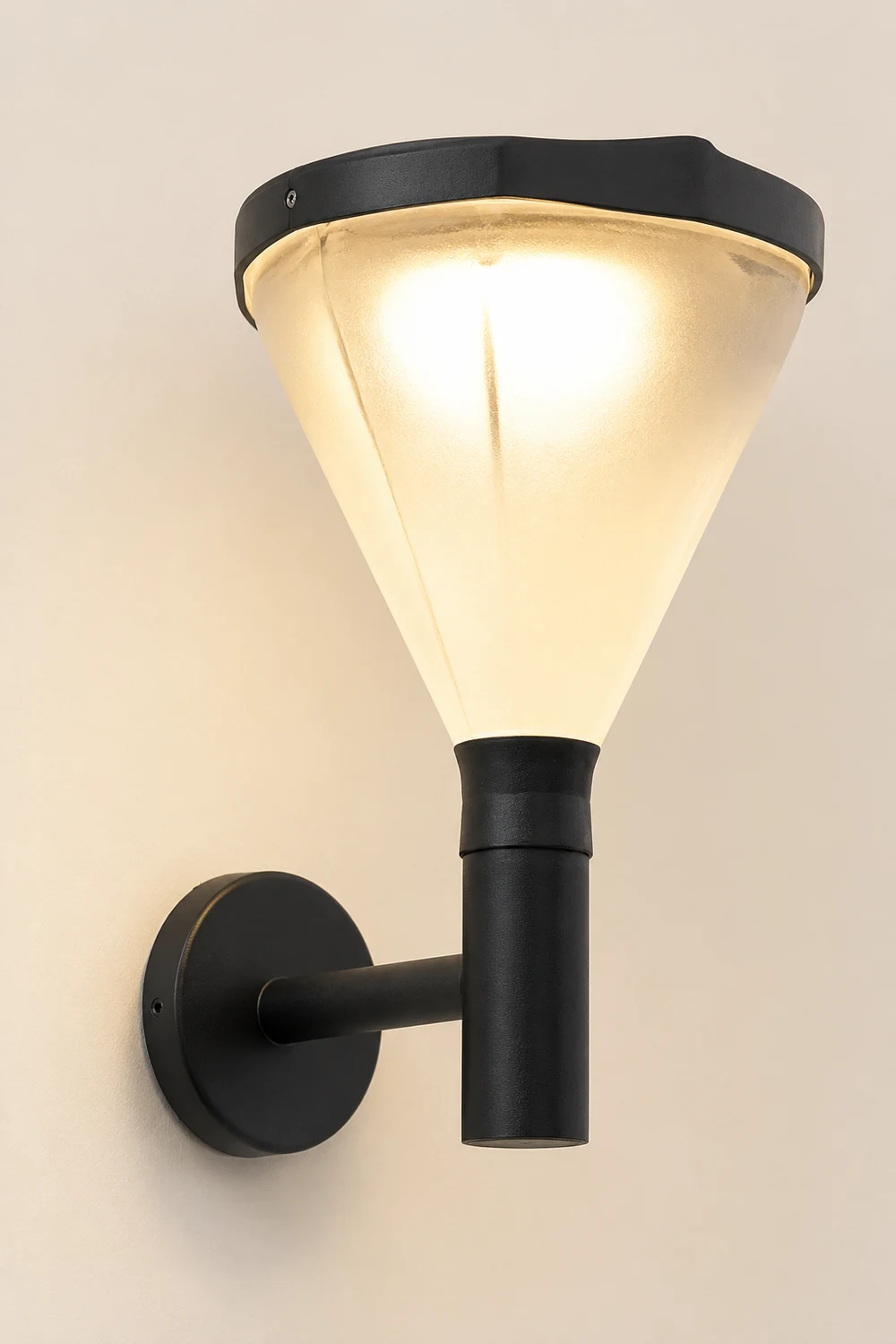 Geometric Waterproof LED Modern Outdoor Plug in Wall Lamp Wall Sconce Lighting - Lumpaz