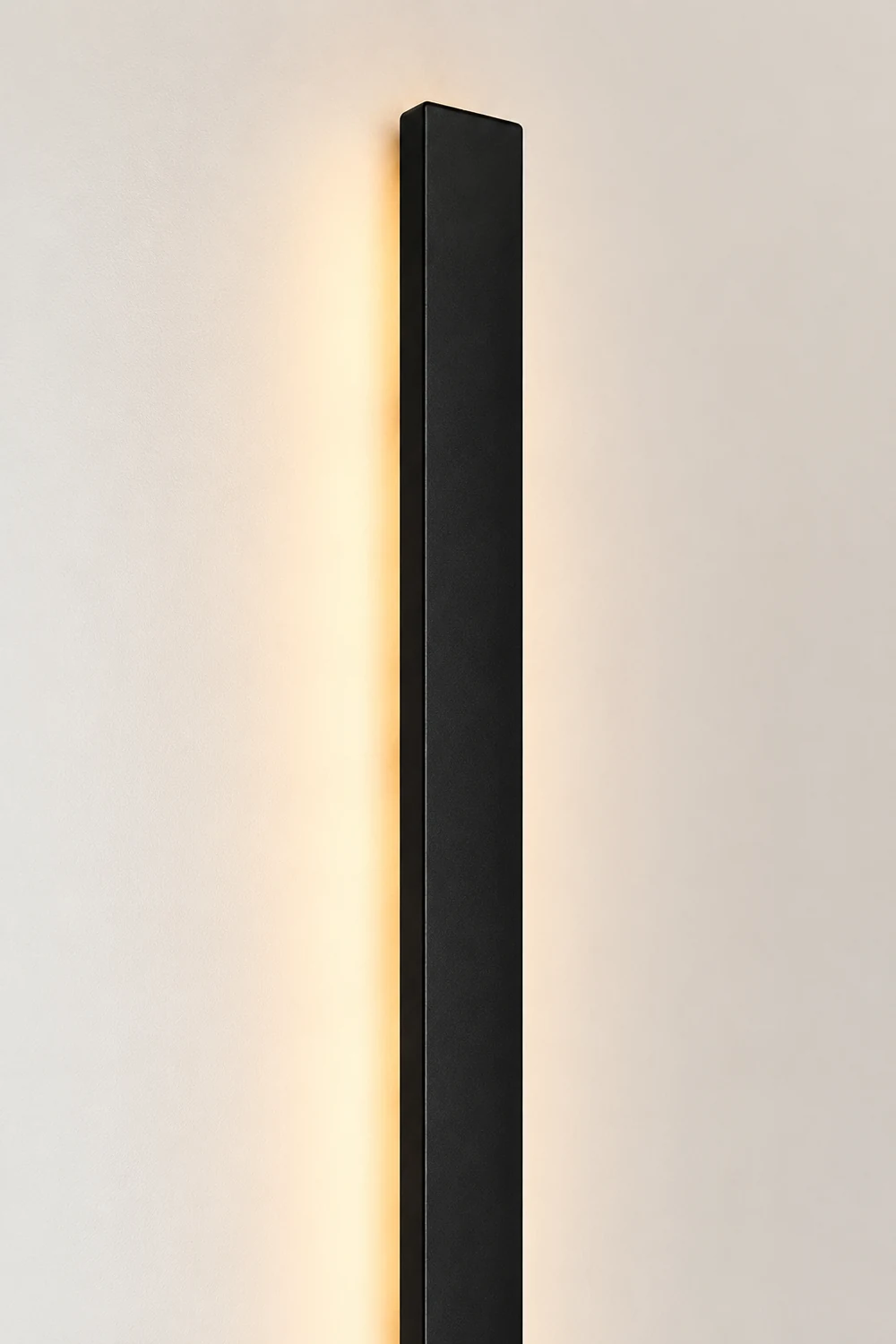 Minimalist Long Strip LED Waterproof Black Modern Solar Wall Sconce Lighting - Lumpaz