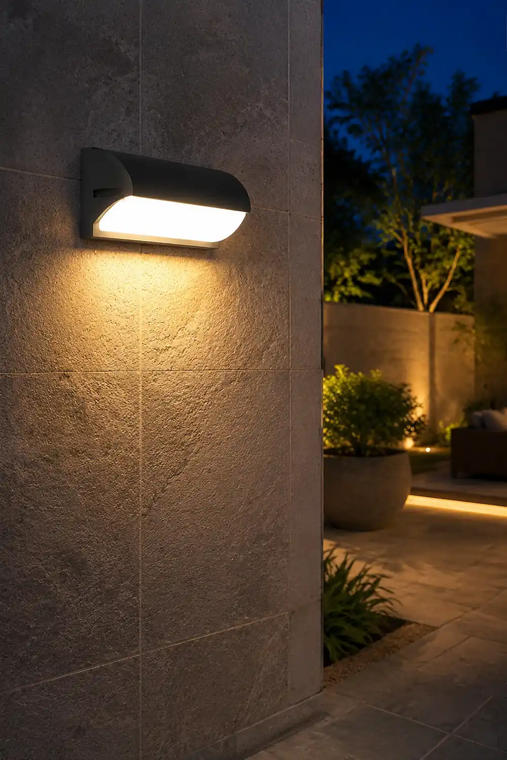 Modern Minimalist LED Waterproof Wall Light for Outdoor Villa Courtyard Balcony - Lumpaz