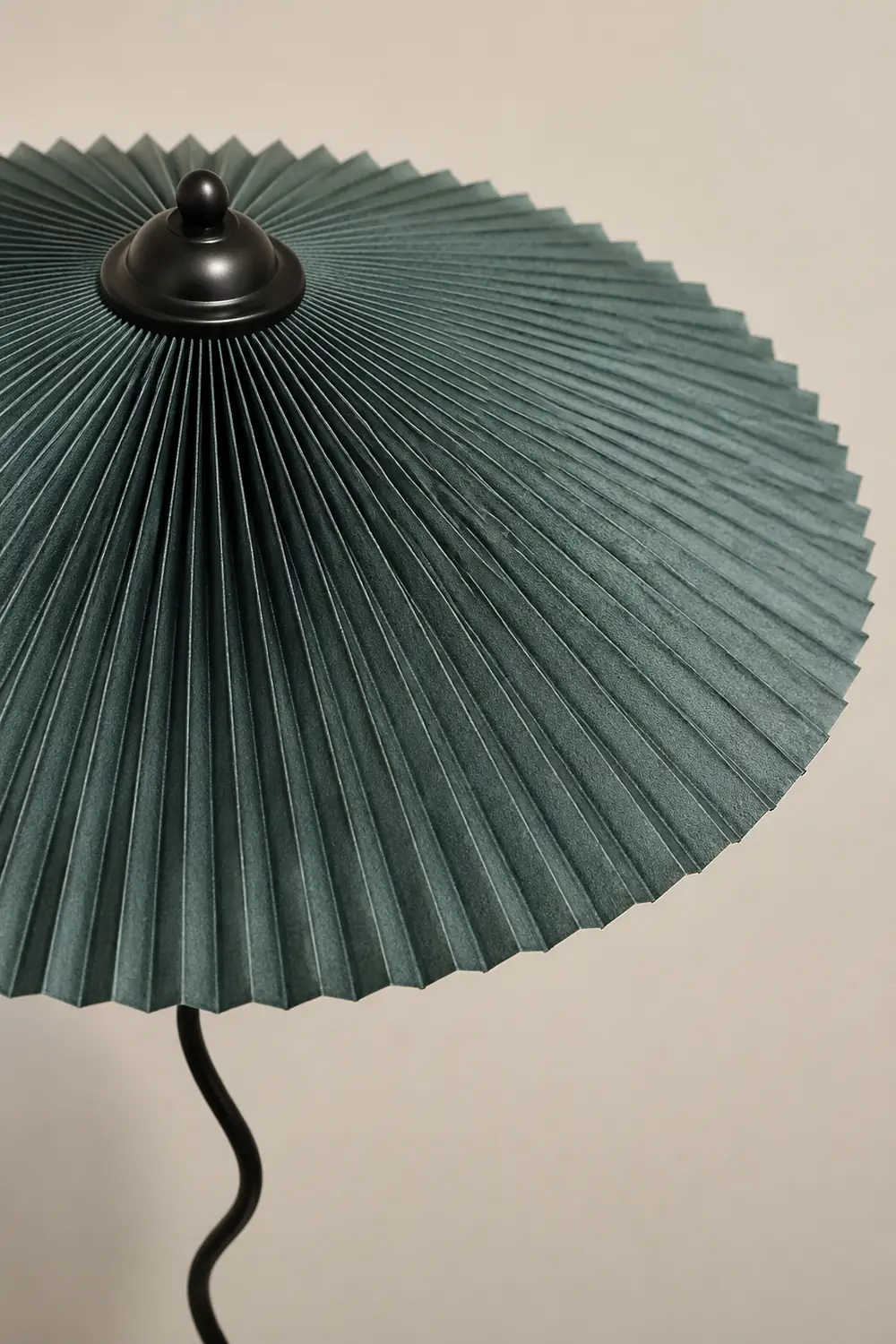 Wiggly Pleated Table Lamp - Lumpaz