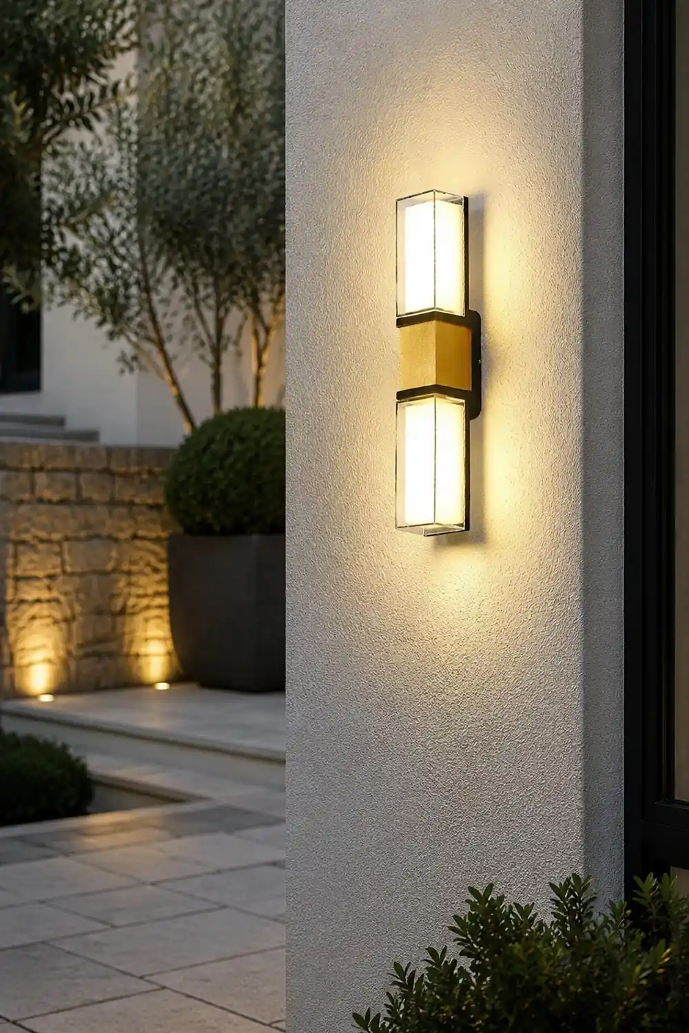 Creative Up and Down Lights Waterproof LED Wall Sconces Outdoor Wall Lights - Lumpaz
