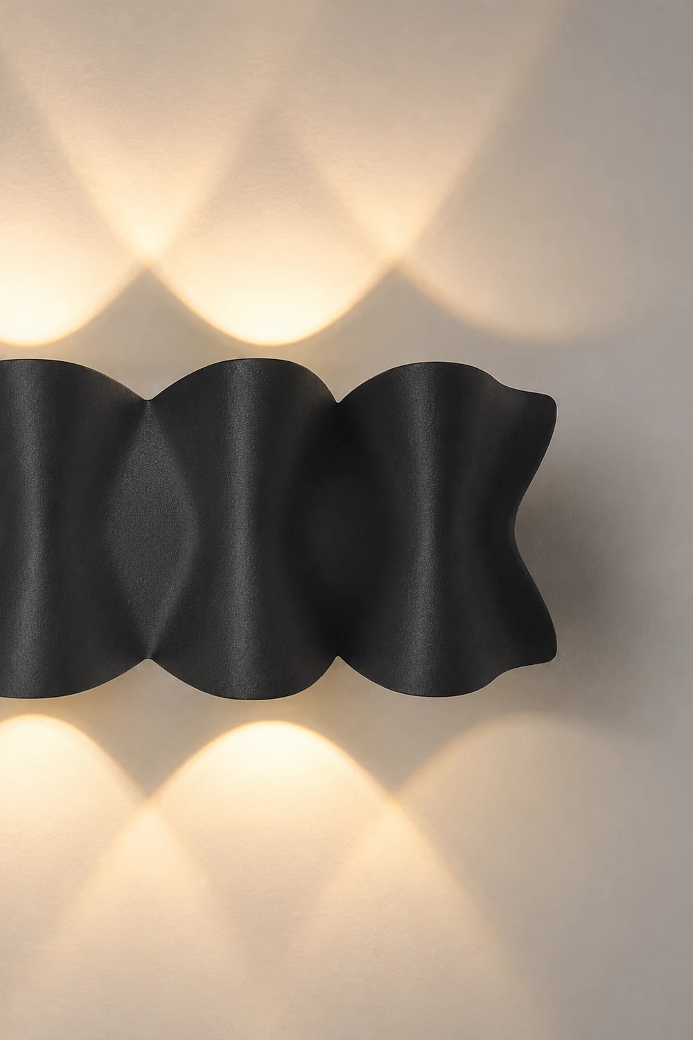 Creative LED Up and Down Lights Waterproof Modern Outdoor Wall Lamp - Lumpaz