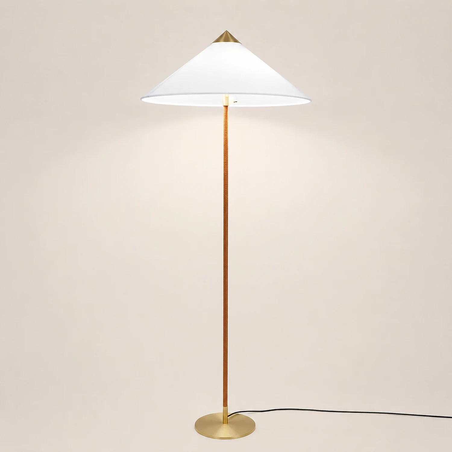 Chinese Hat  Floor Lamp - Lumpaz