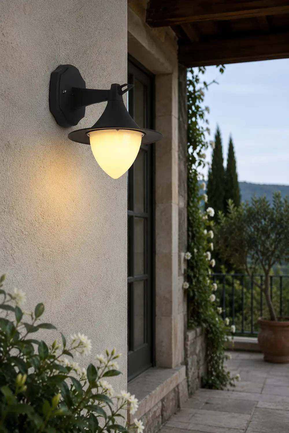 Retro Classic Outdoor Waterproof LED Wall Light for Villa Balcony Garden - Lumpaz