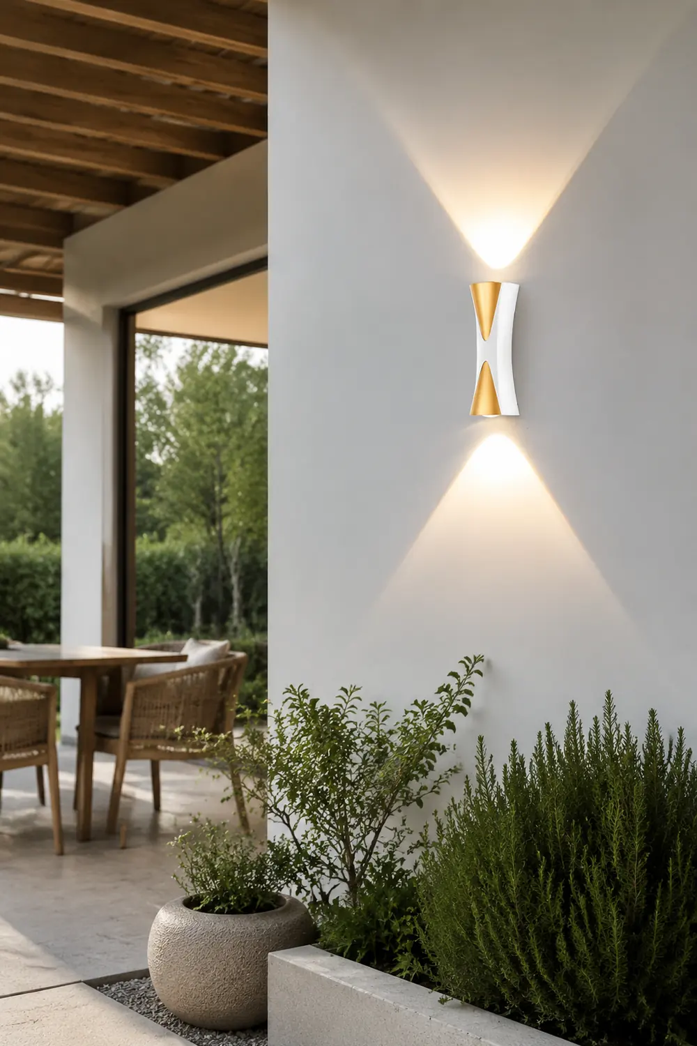Creative Up and Down Lights LED Waterproof Modern Outdoor Wall Lamp - Lumpaz
