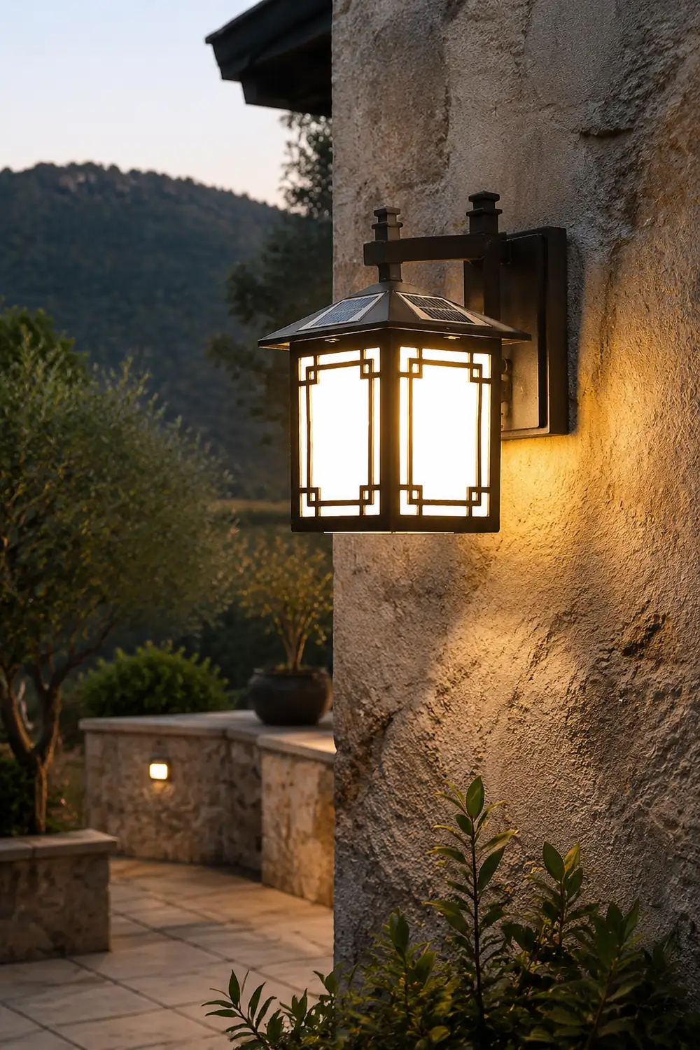 Up/Down Lighting Waterproof Black Vintage Solar Lights Outdoor Lanterns - Lumpaz