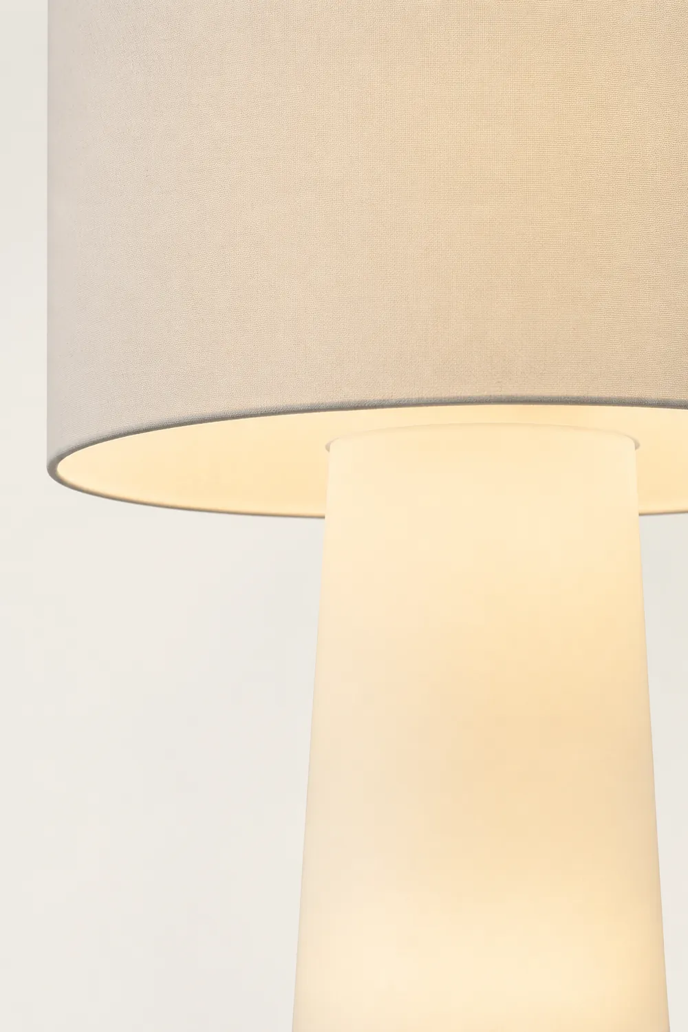 Eryn Modern Cylinder Metal  Fabric Floor Lamp - Lumpaz