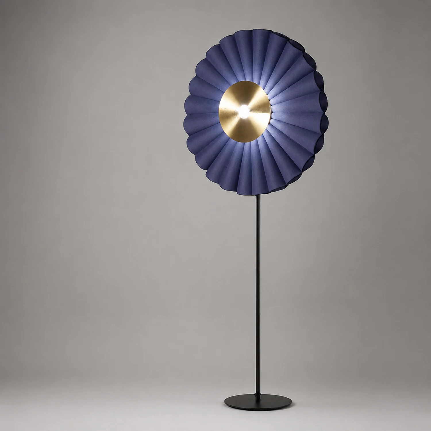 Chan Flower Metal/Artificial Paper Floor Lamp, White/Blue - Lumpaz