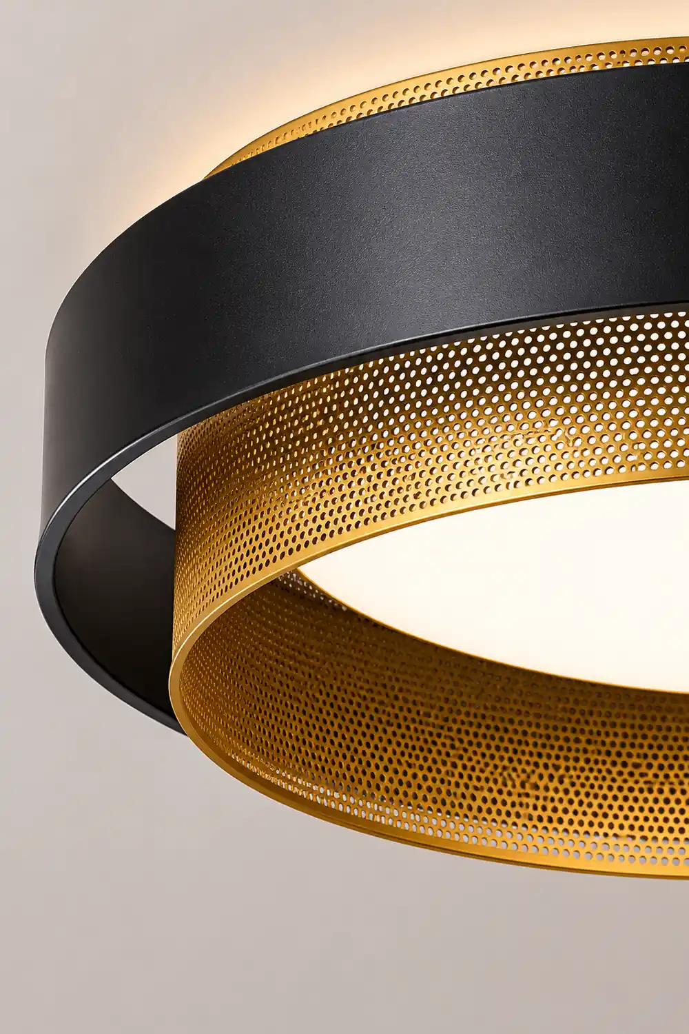 Quinn Modern Ring Metal/Acrylic Flush Mount Ceiling Light, White/Black - Lumpaz