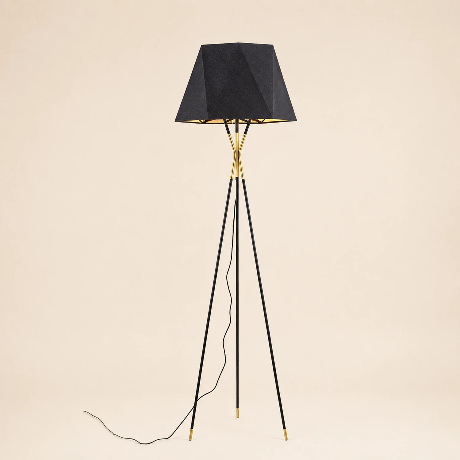 Salgado Minimalist Tripod Floor Lamp - Lumpaz