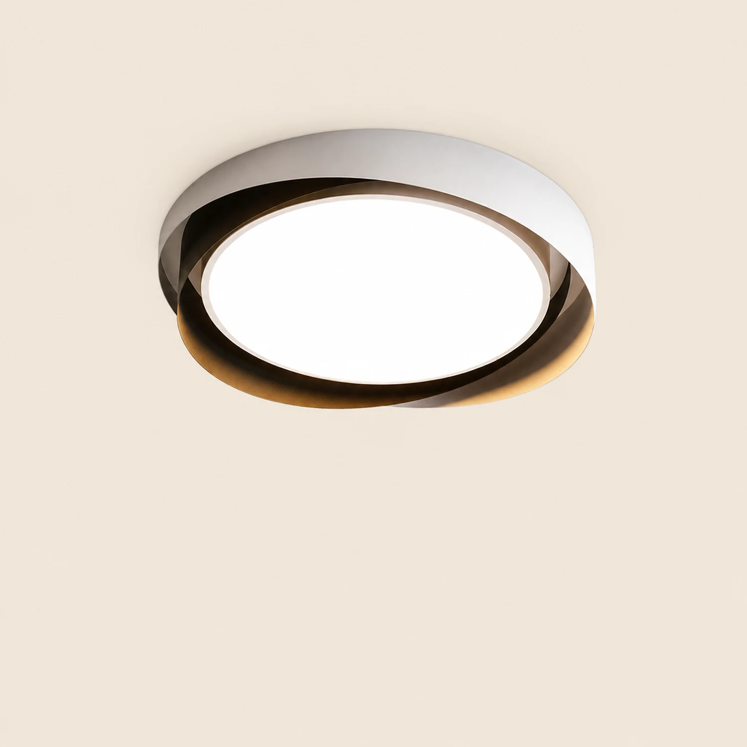 Quinn Modern Geometric Metal/Acrylic Flush Mount Ceiling Light, White/Gold - Lumpaz