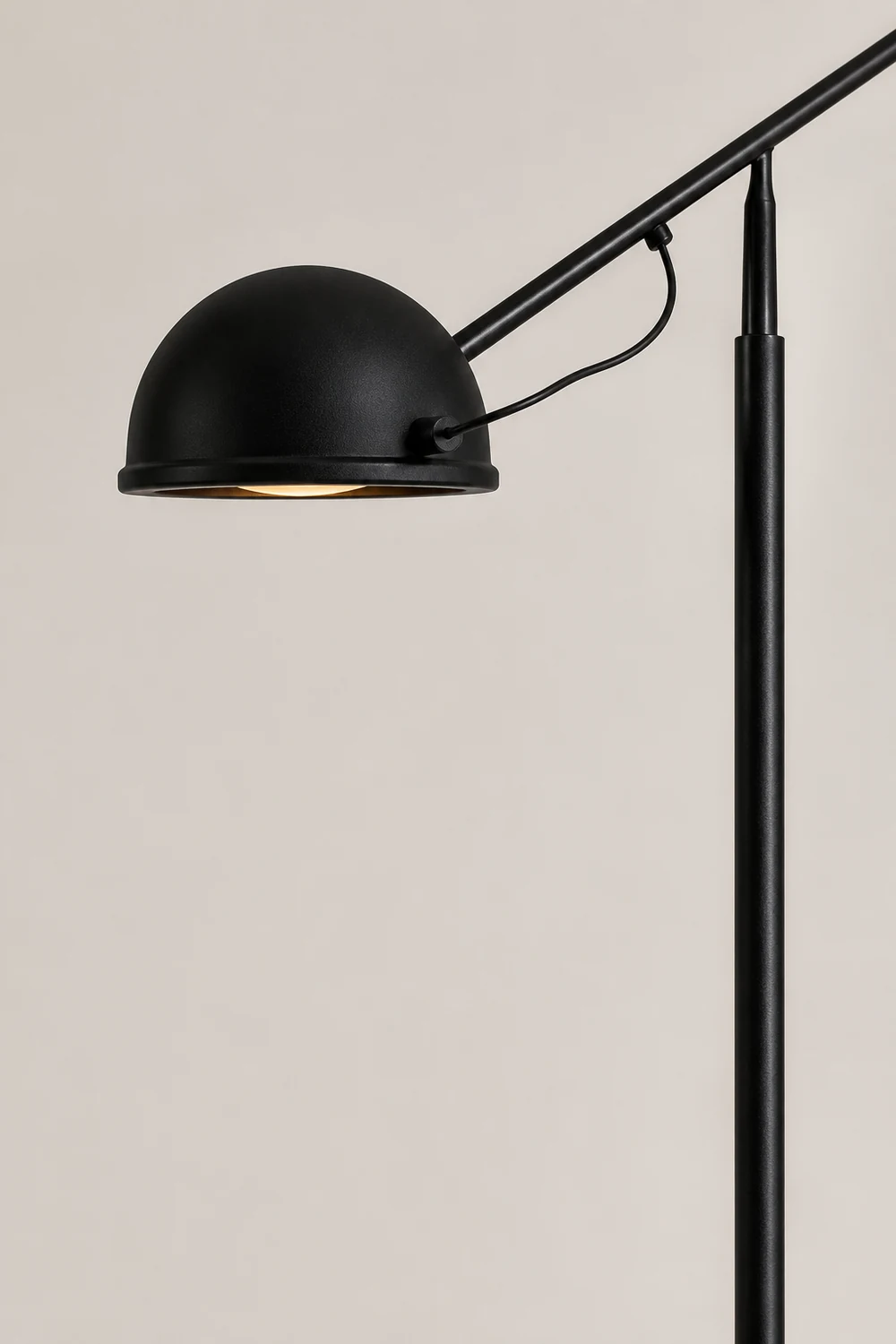 Avi Industrial Minimalist Linear Metal Floor Lamp, Black - Lumpaz