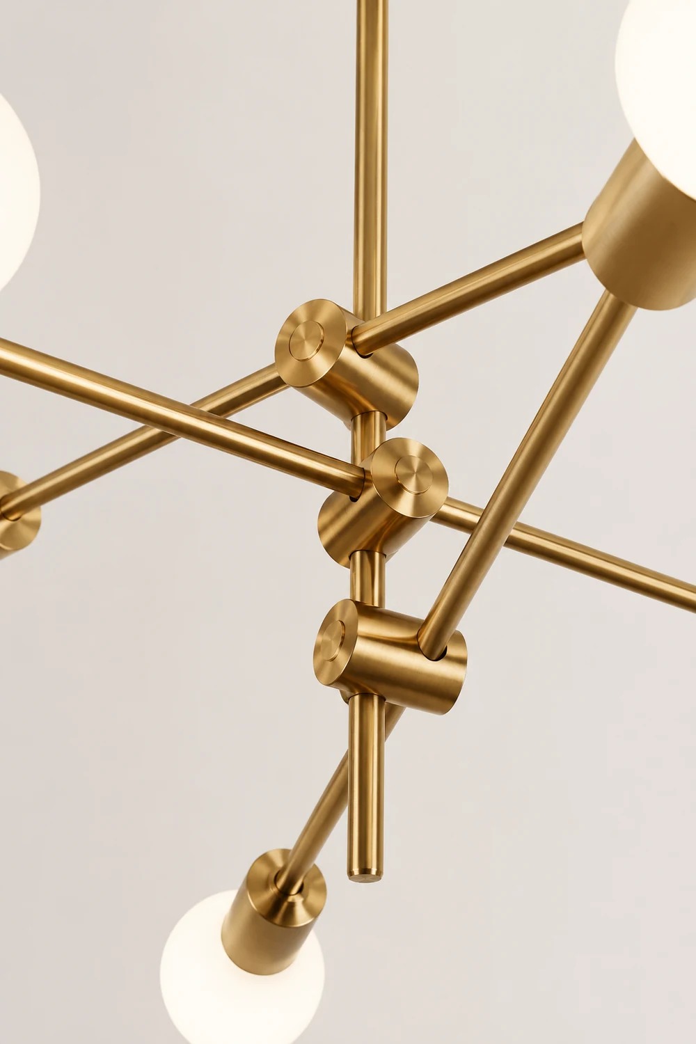 Valentina Modern Globe Metal/Glass Chandelier, Black/Gold - Lumpaz