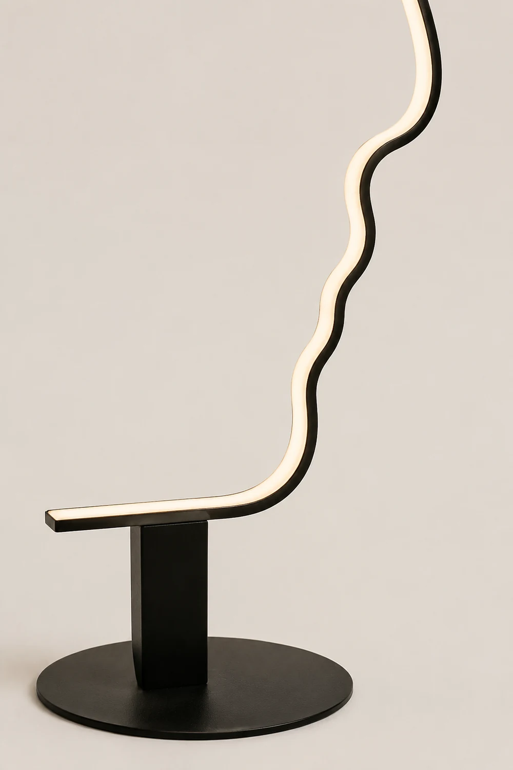 Edge Human Face Profile Modern Arc Floor Lamp, Black, Metal/Silicon - Lumpaz