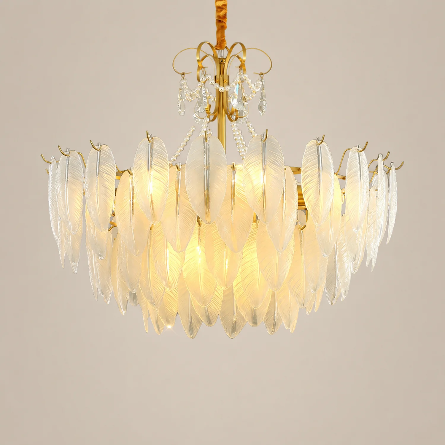 Kirsten Elegant Pearl/Glass/Metal Chandelier, White - Lumpaz