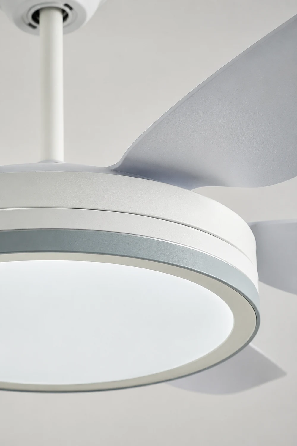 Haydn 6-Blade Modern Basic DC Ceiling Fan with Light, Black & White, 51'' - Lumpaz