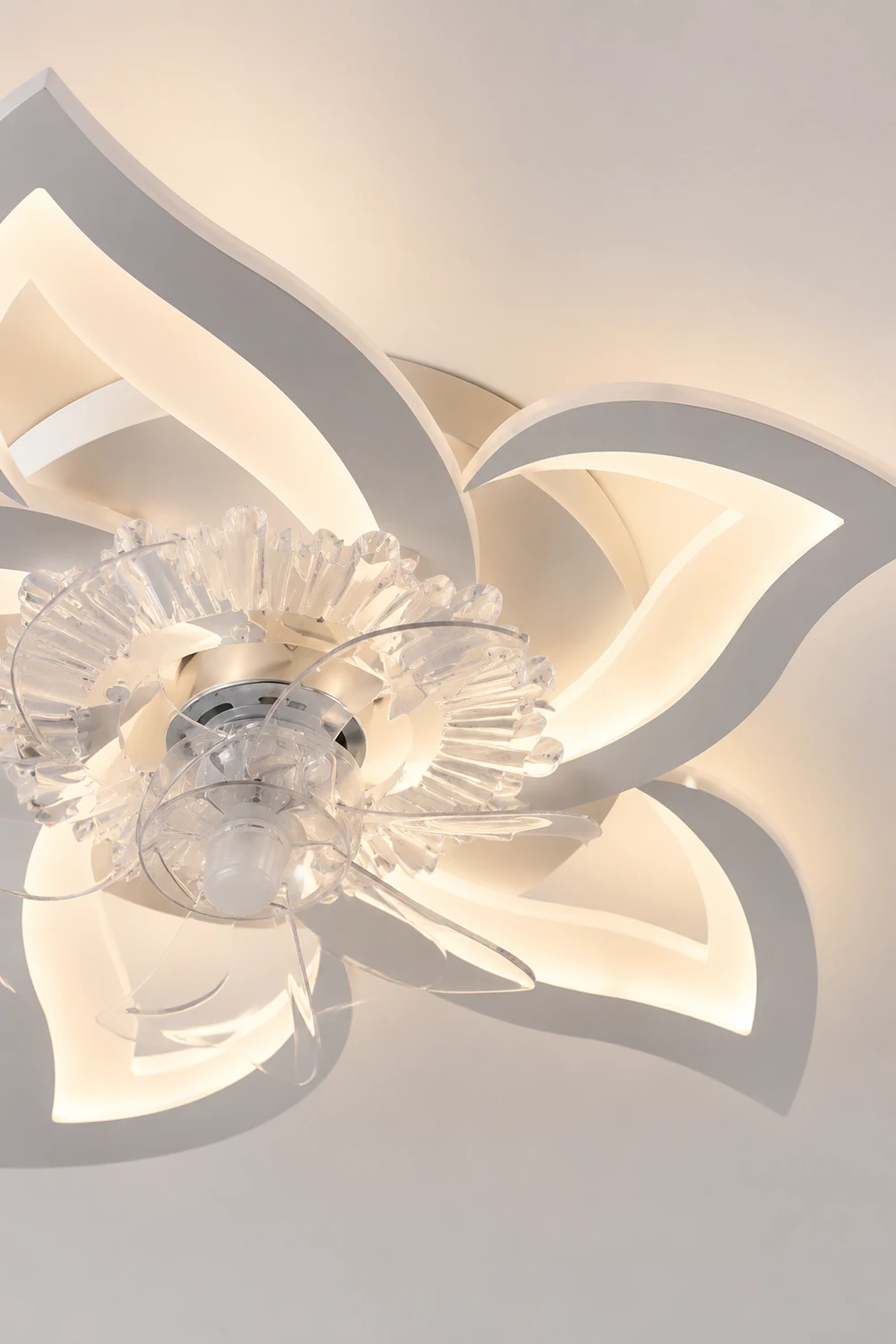 Hana Ceiling Fan with Light, 8 Style - Lumpaz