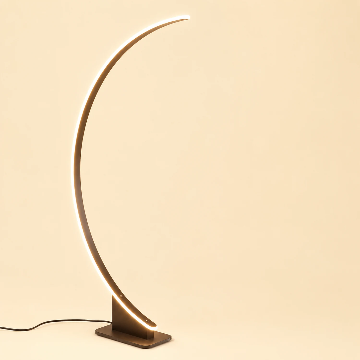 Edge Modern Minimalist Arched Metal Floor Lamp, Black - Lumpaz