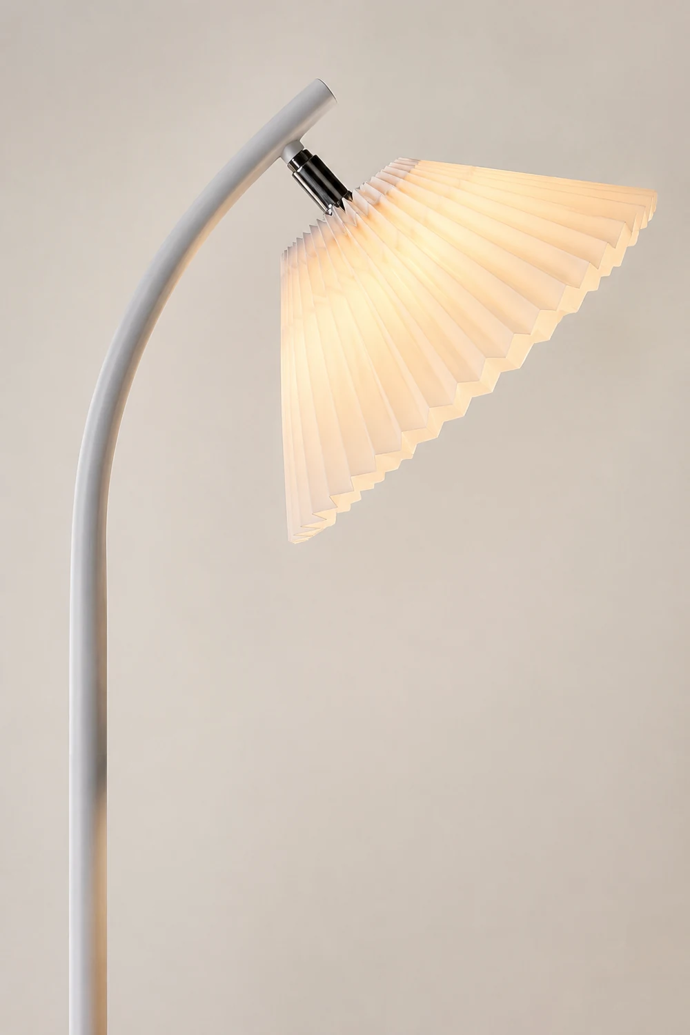 Ozawa Modern Arc Pleated Metal Fabric Floor Lamp, 3 Color - Lumpaz