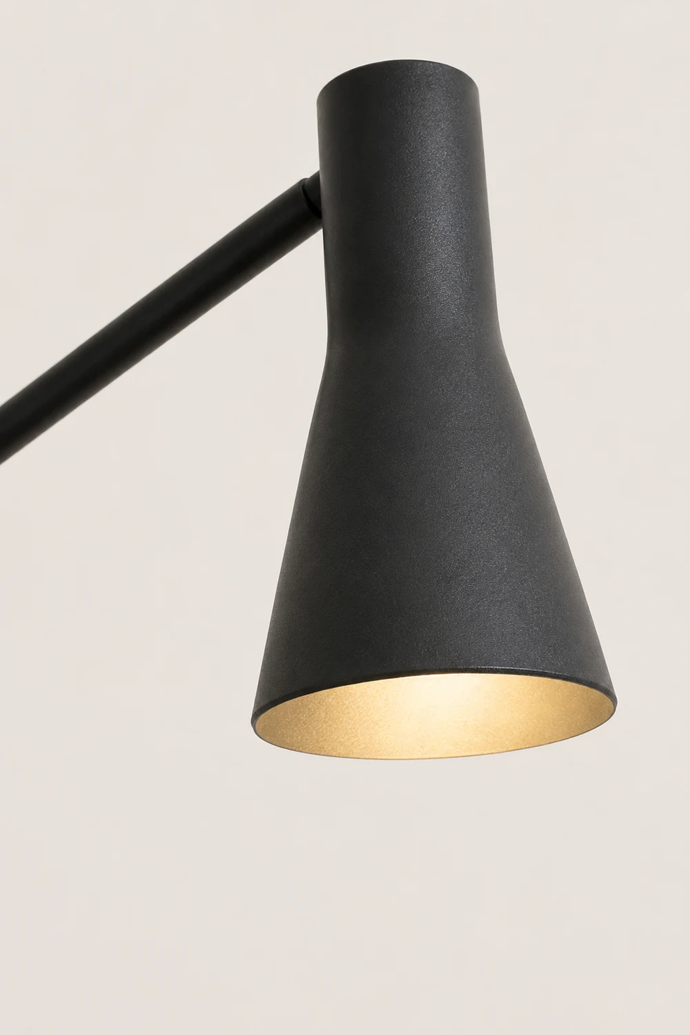 Carins Modern Nordic Minimalistic Floor Lamp, Marble & Metal, Black - Lumpaz