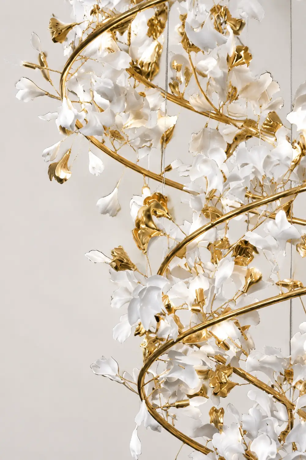 Ophelia AntGlo Modern Gold Staircase Chandelier, Metal & Ceramic - Lumpaz