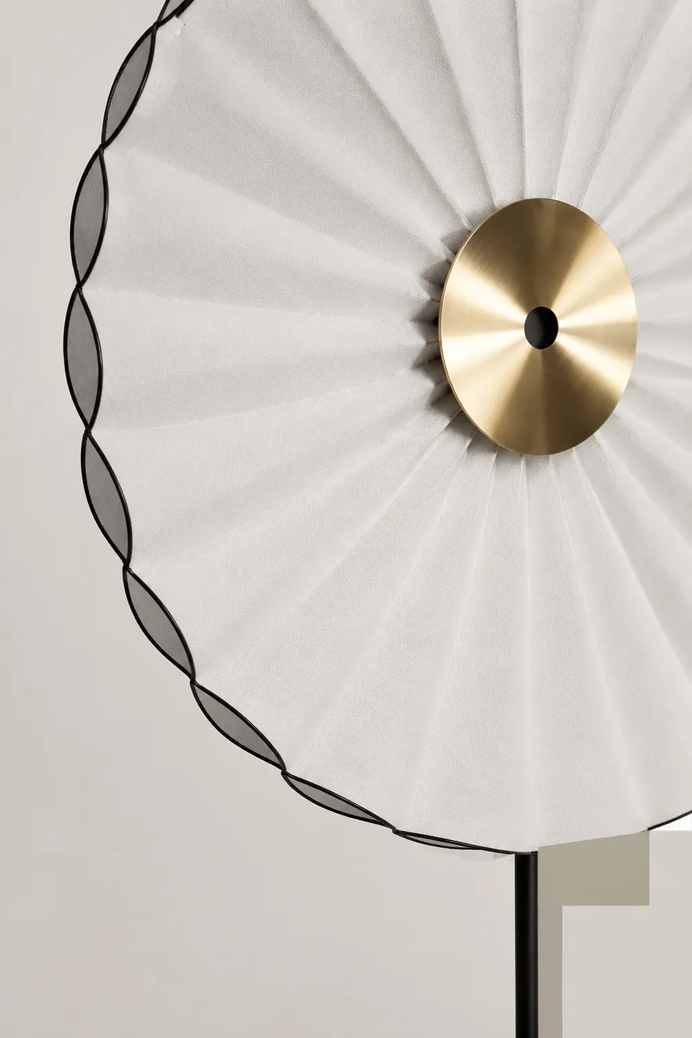 Chan Flower Metal/Artificial Paper Floor Lamp, White/Blue - Lumpaz