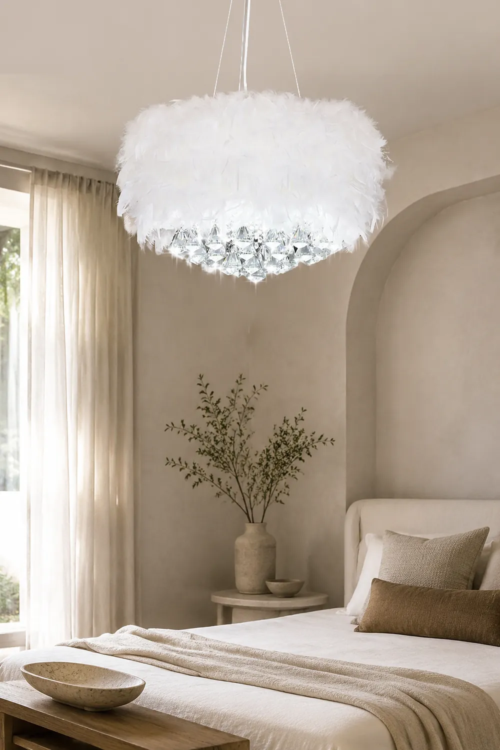 O'Moore Modern Luxury Round Chandelier, Feather/Crystal, White - Lumpaz